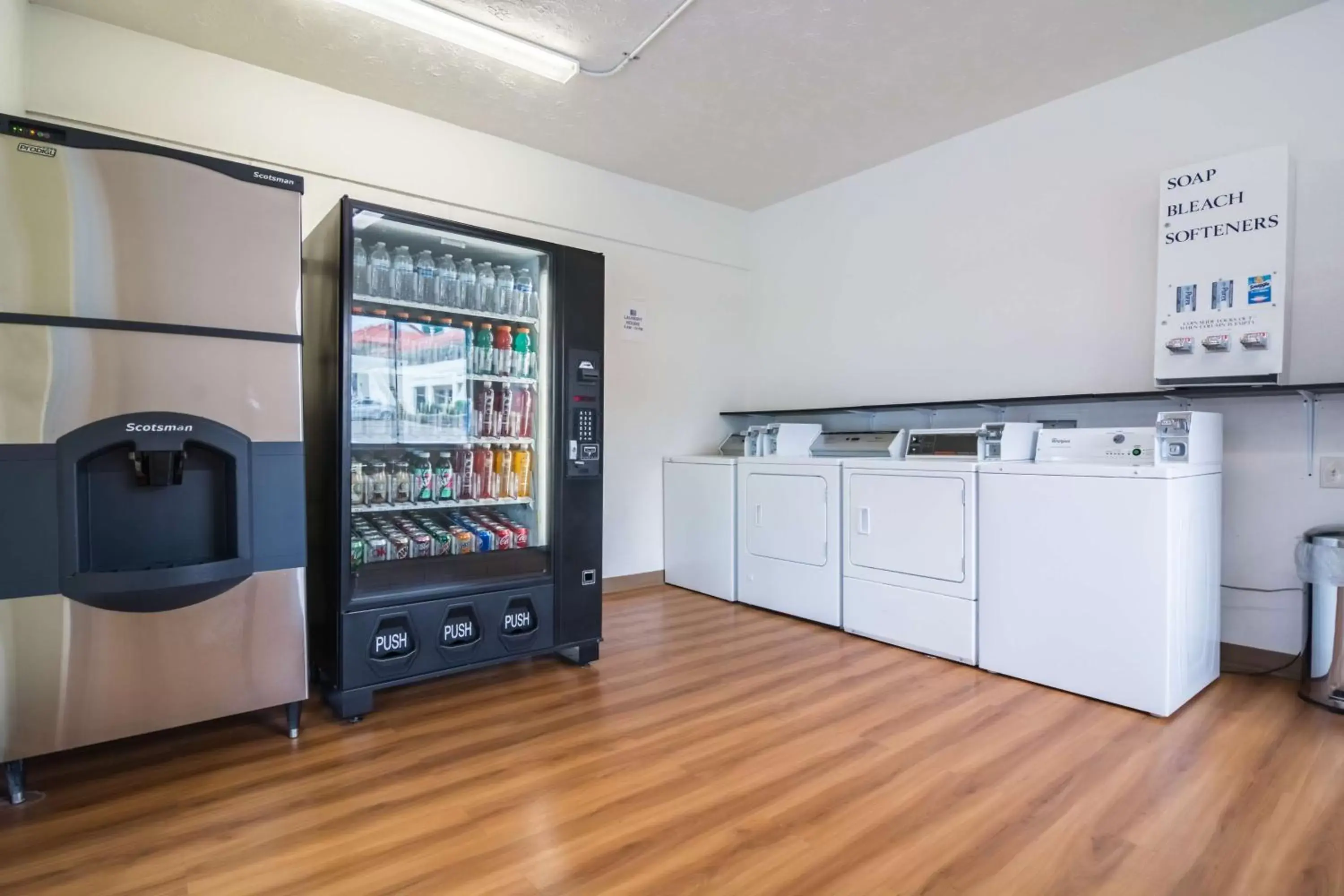 On site, Kitchen/Kitchenette in Motel 6-Globe, AZ