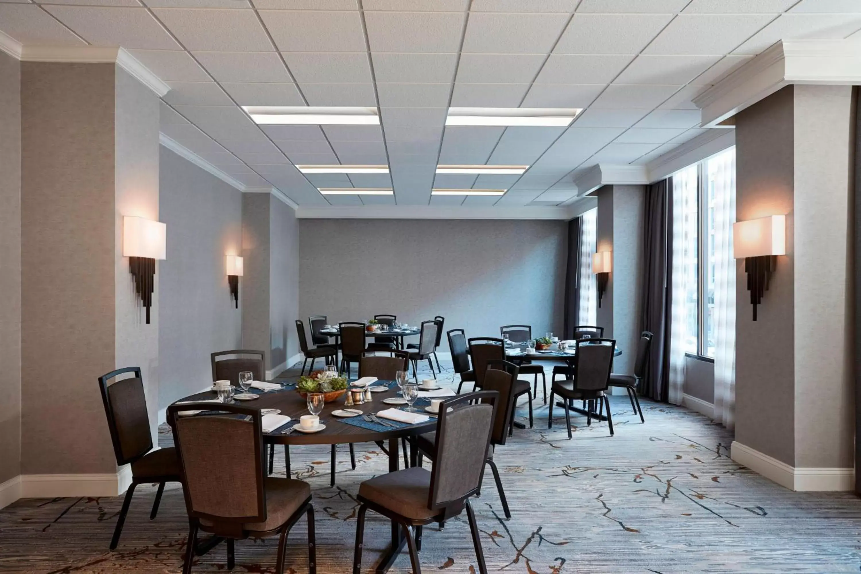 Meeting/conference room, Restaurant/Places to Eat in Washington Marriott Georgetown
