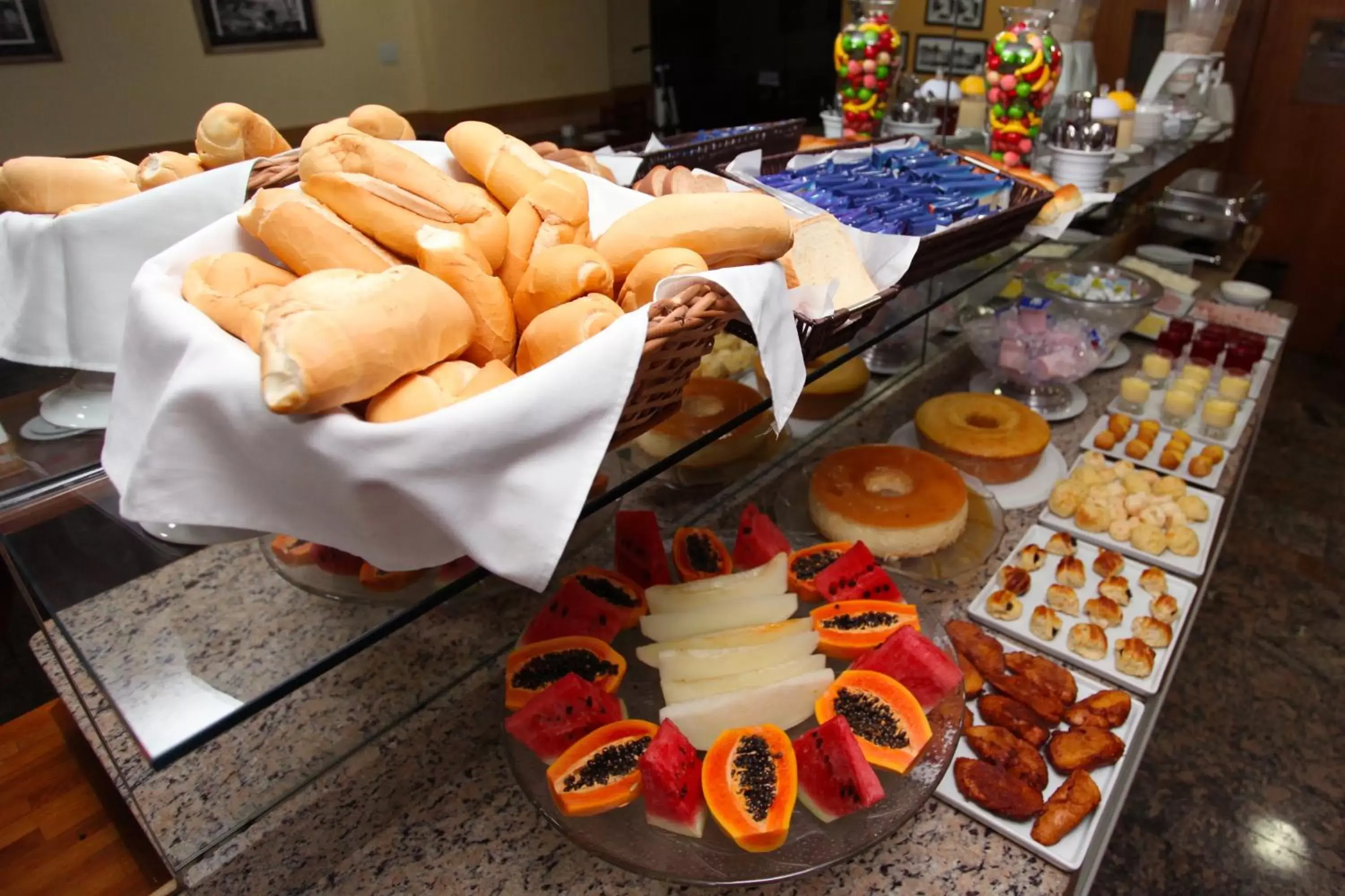 Buffet breakfast, Food in Fluminense Hotel