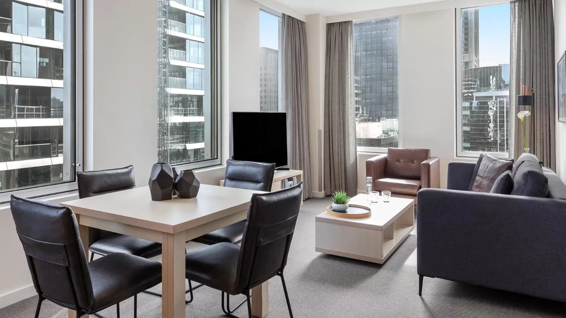Two-Bedroom Apartment with City View - No Housekeeping in Oaks Melbourne on Market Hotel Two-Bedroom Apartment with City View - No Housekeeping in Oaks Melbourne on Market Hotel