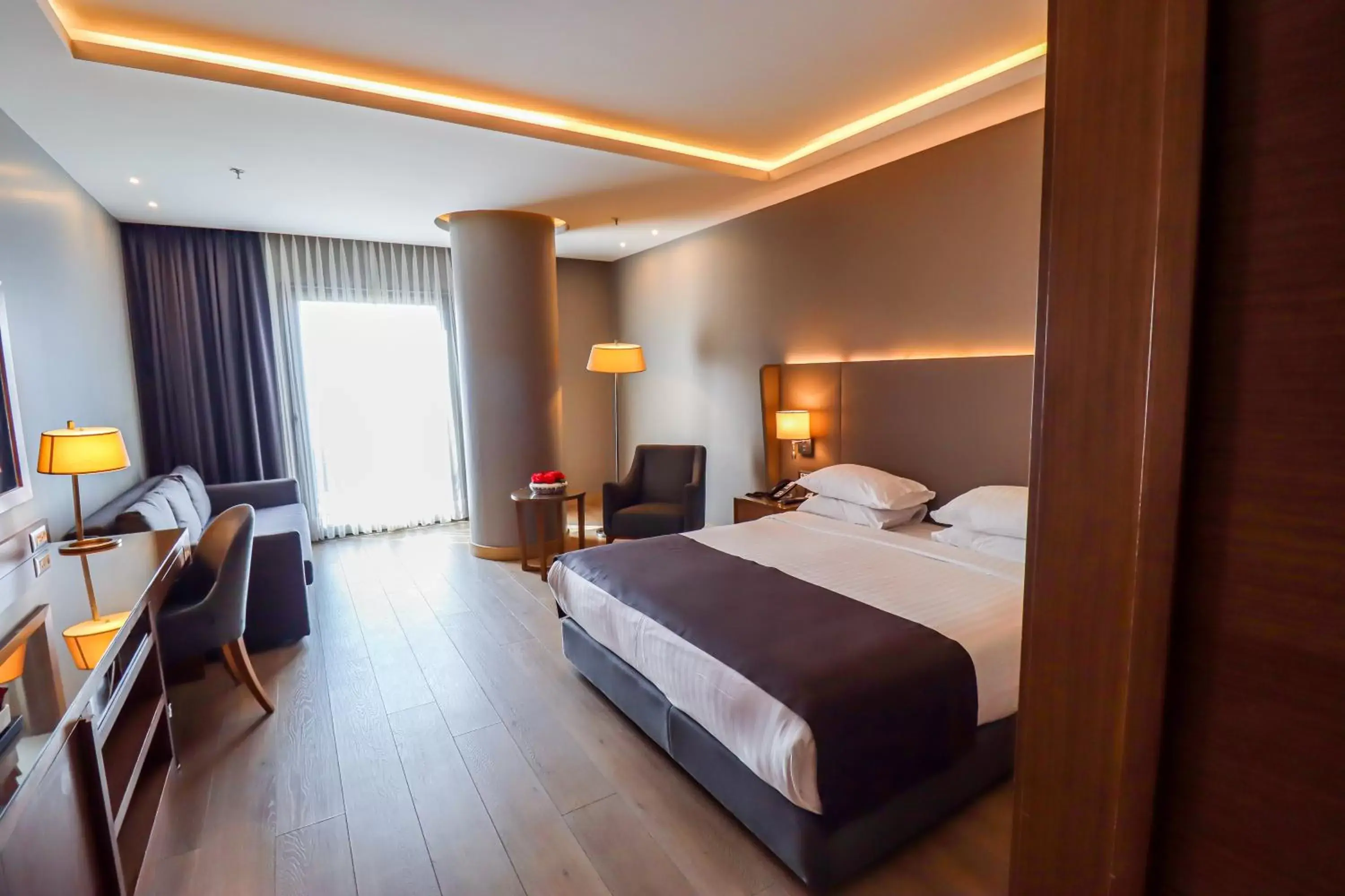 Premium King Room with City View - Smoking in Holiday Inn Bursa - City Centre by IHG Premium King Room with City View - Smoking in Holiday Inn Bursa - City Centre by IHG