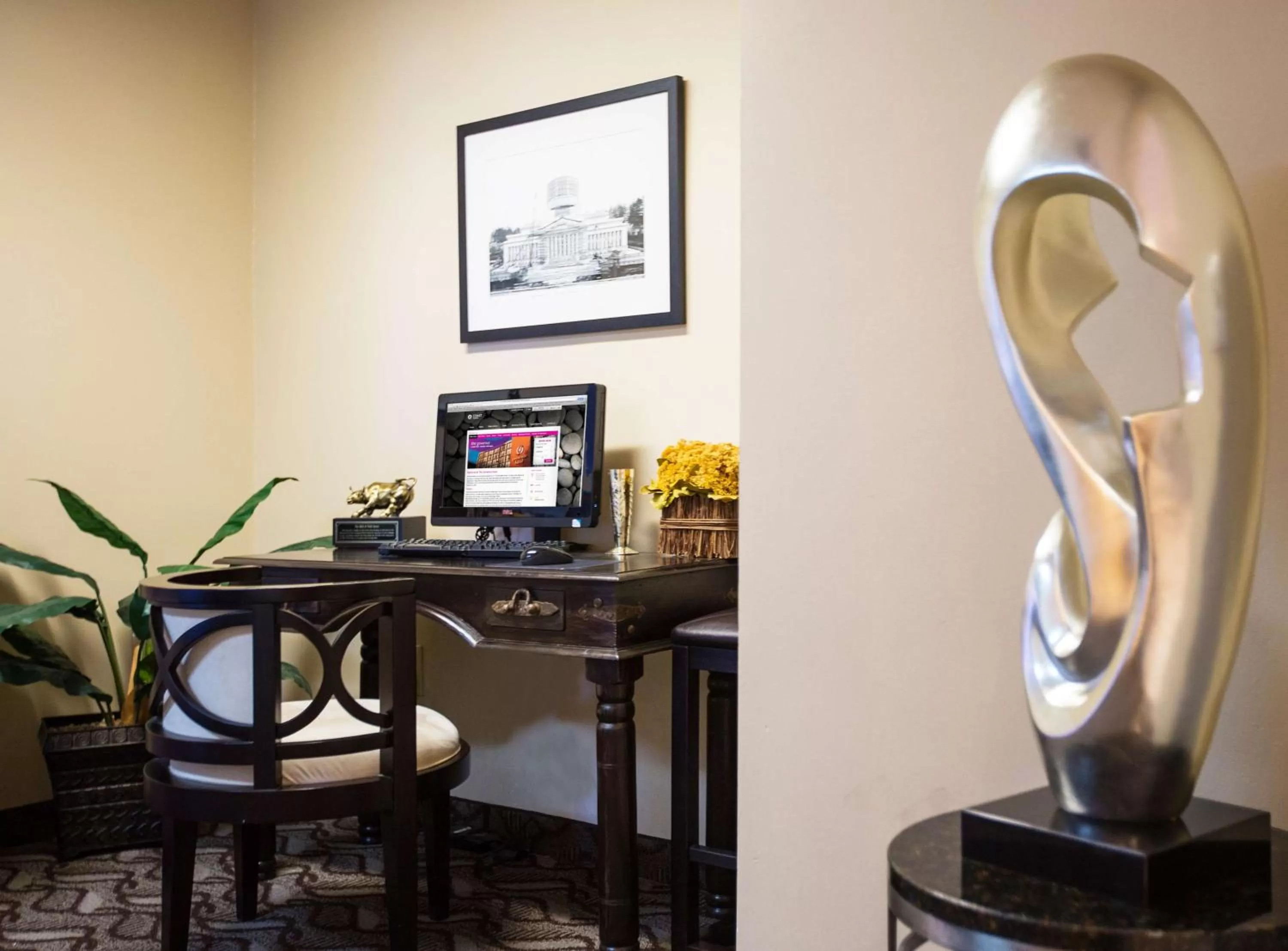 Business facilities in Red Lion Inn & Suites Olympia, Governor Hotel