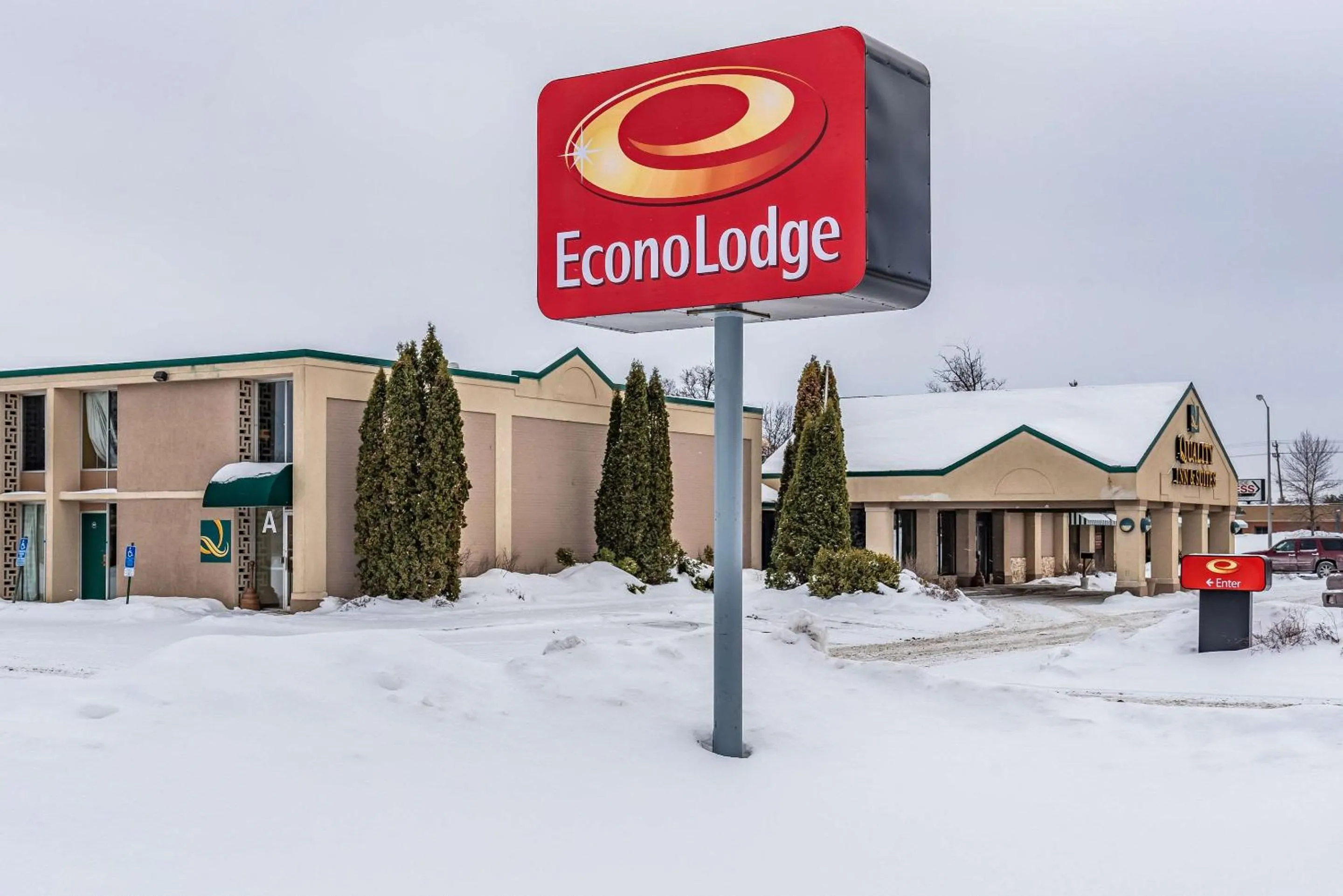 Property building in Econo Lodge
