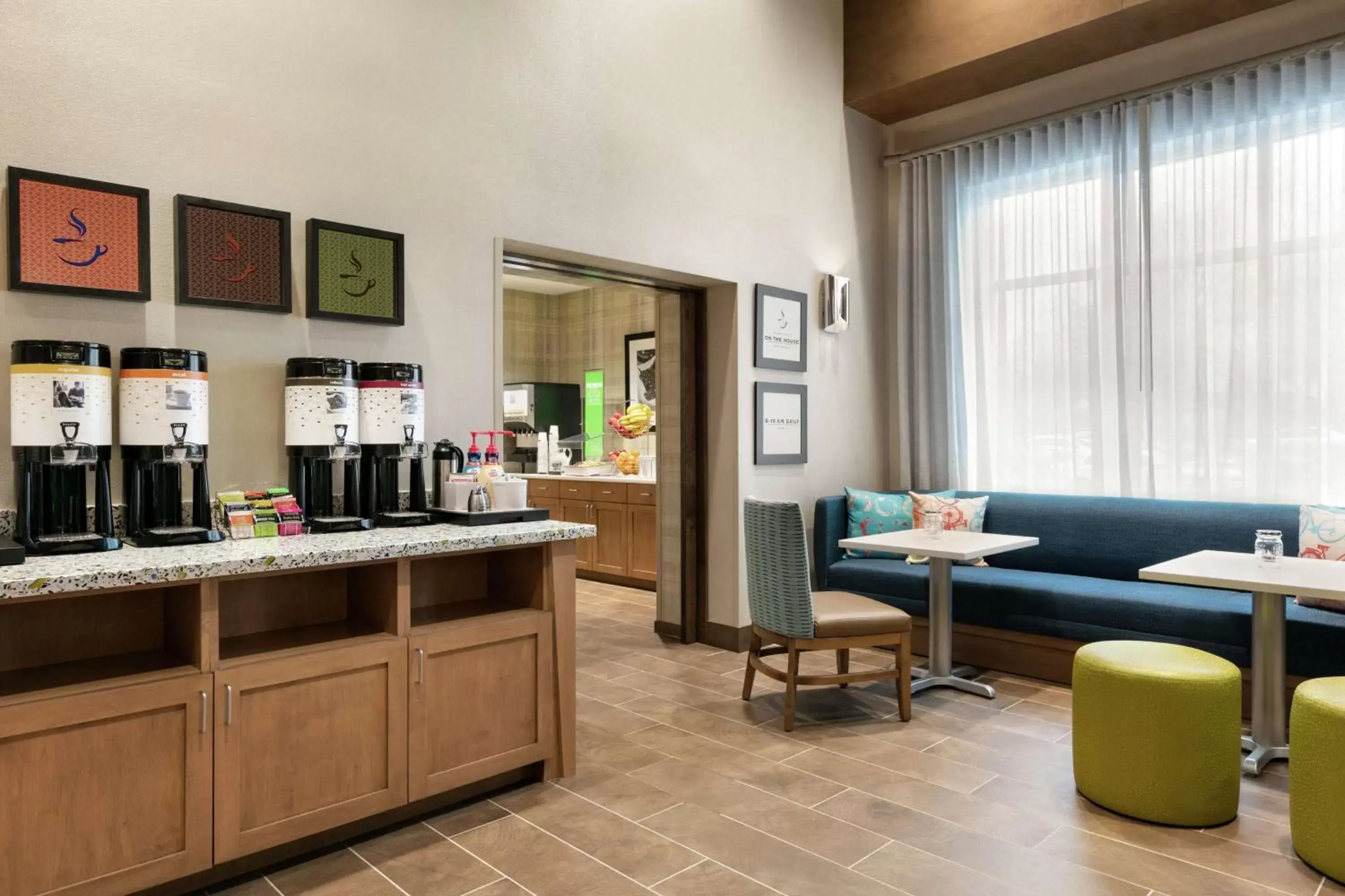 Dining area in Hampton Inn And Suites By Hilton Johns Creek