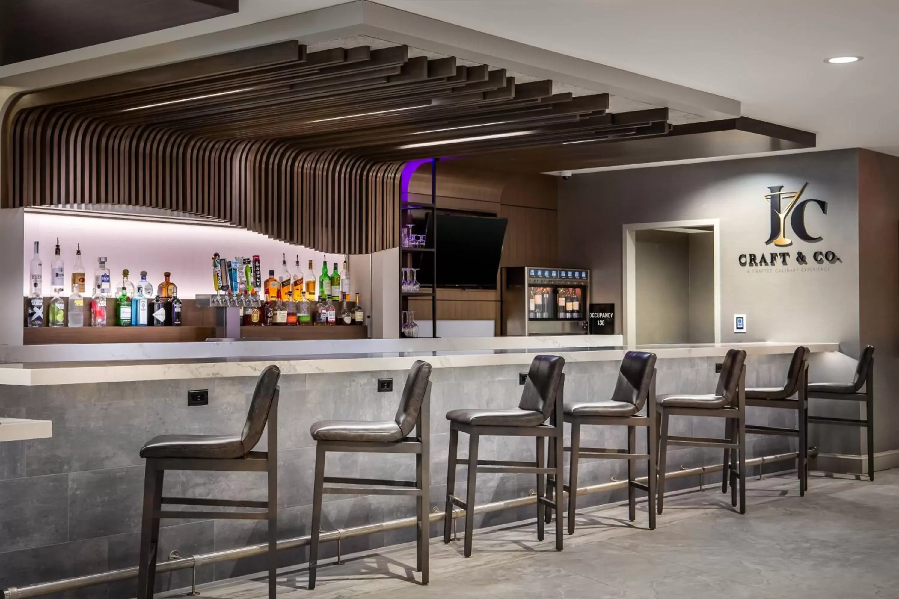 Restaurant/places to eat, Lounge/Bar in West Des Moines Marriott