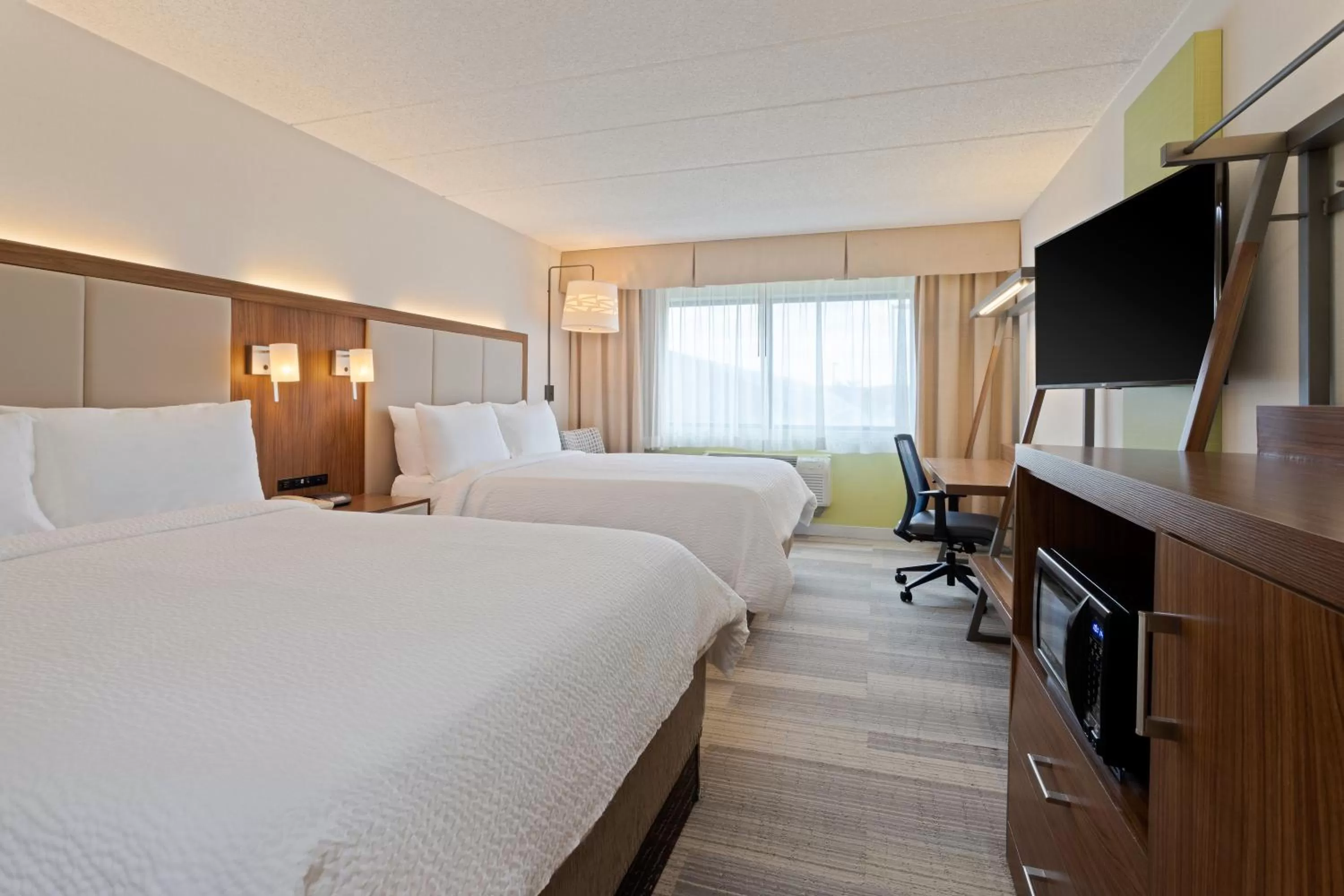 Bedroom, Bed in Holiday Inn Express Hauppauge-Long Island by IHG