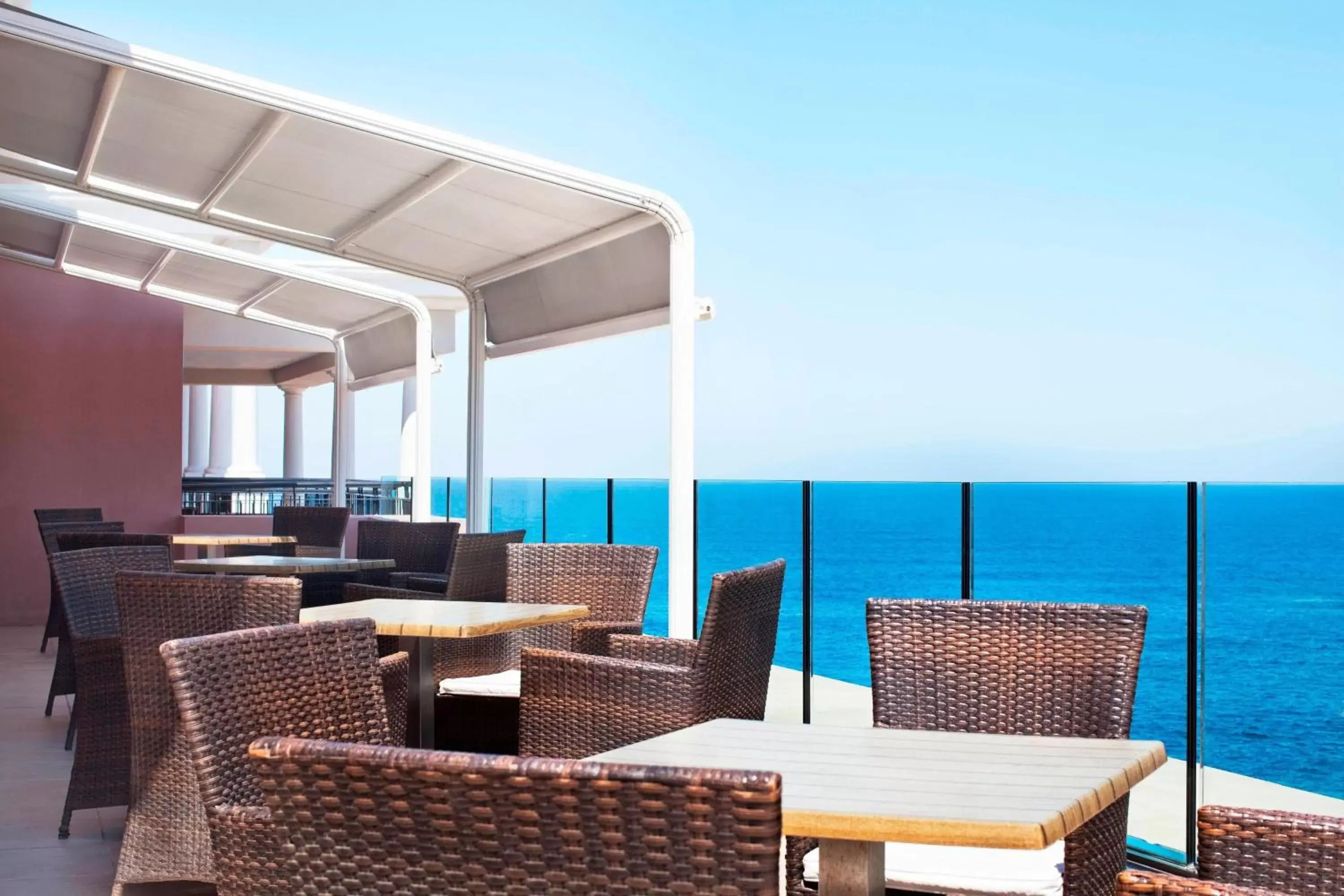 Lounge or bar, Restaurant/Places to Eat in The Westin Dragonara Resort, Malta