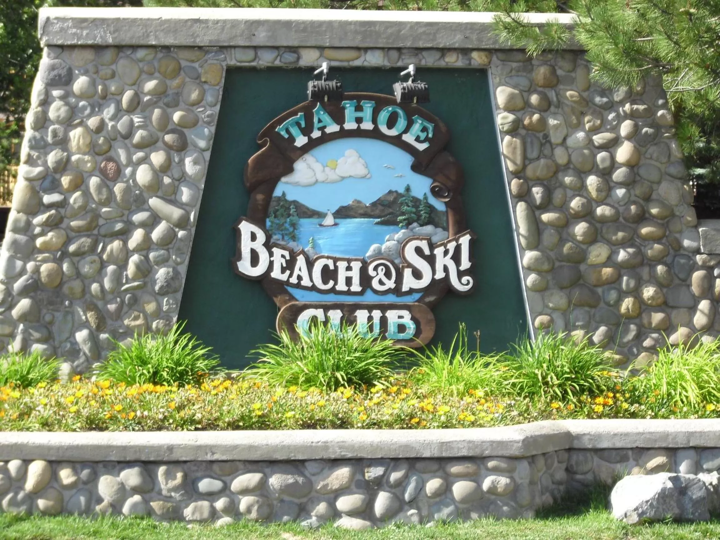 Decorative detail in The Tahoe Beach & Ski Club Owners Association