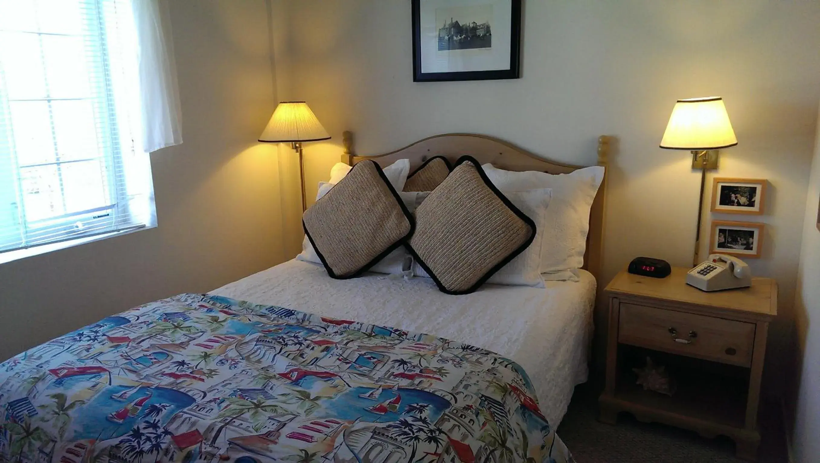 Bedroom, Bed in Montauk Manor