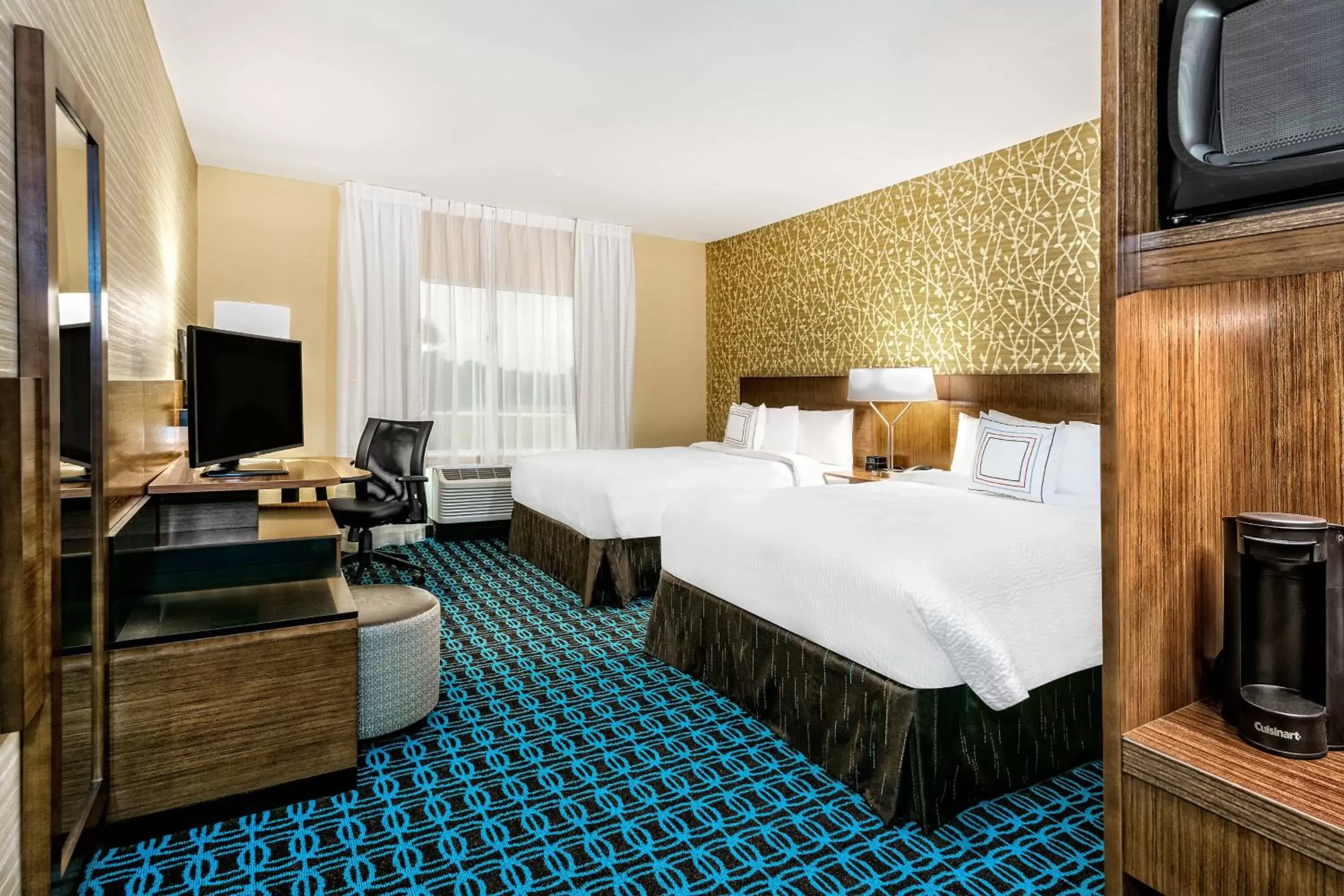 Photo of the whole room, Bed in Fairfield Inn & Suites by Marriott Van