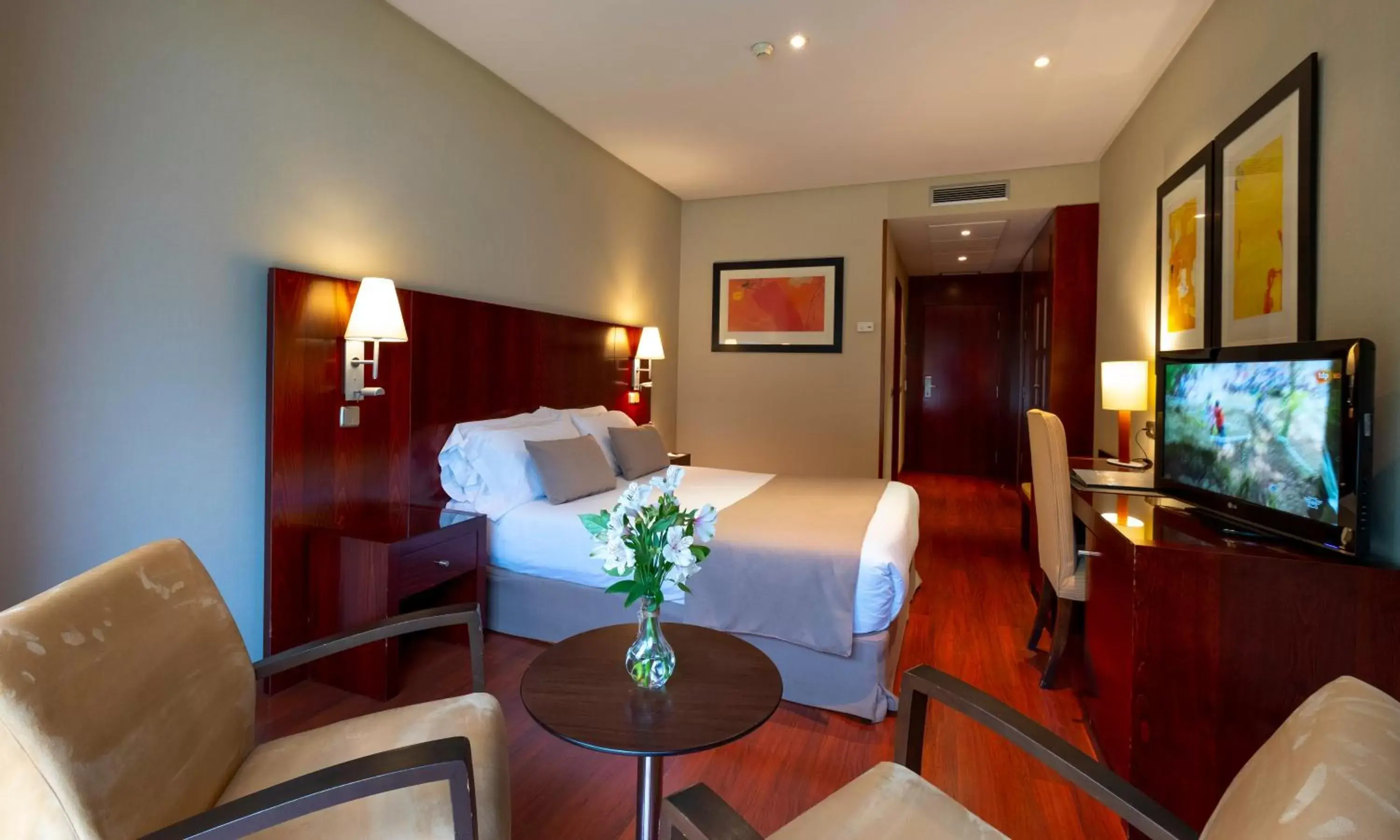 Bedroom, TV/Entertainment Center in Gran Hotel Attica21 Las Rozas