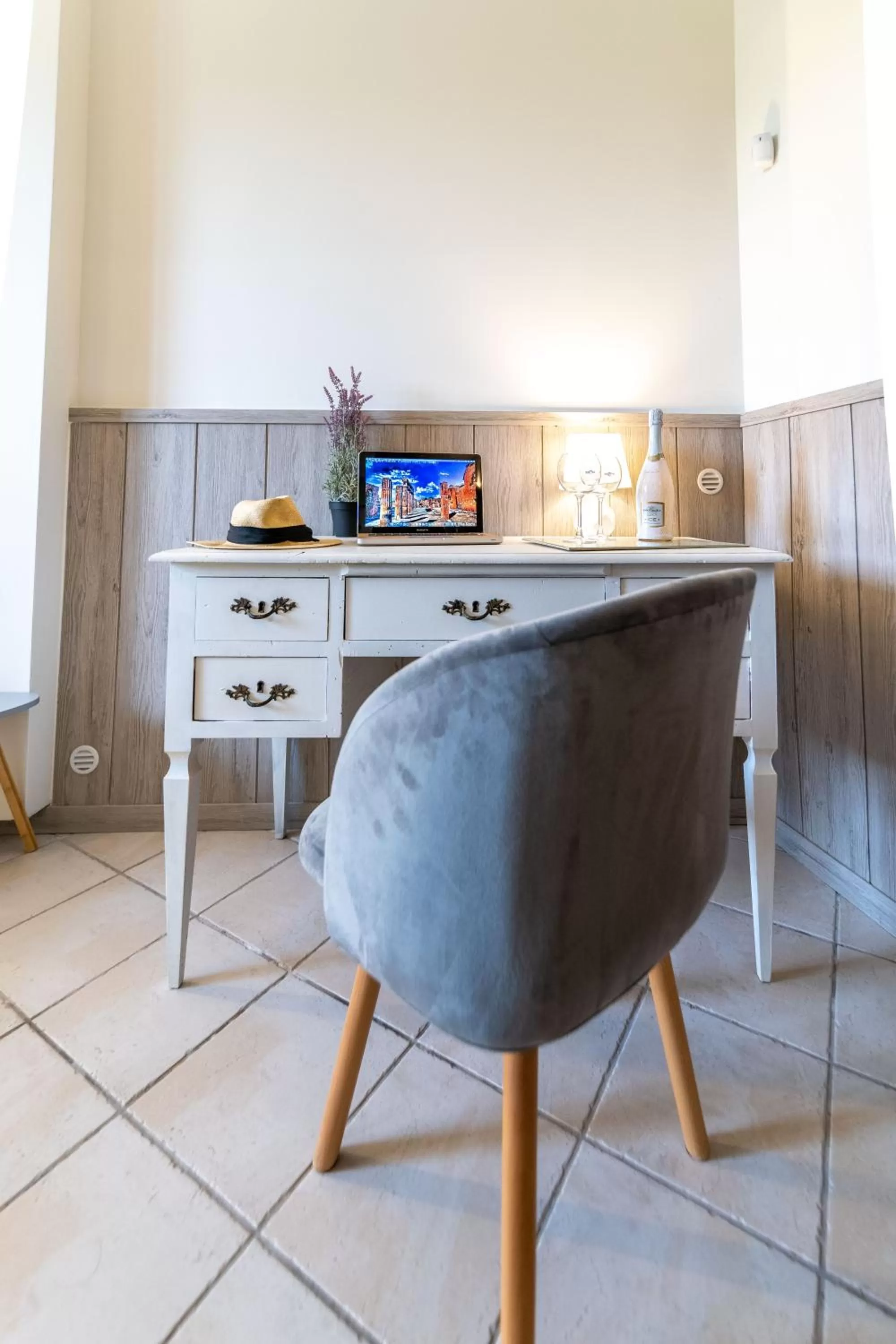 Decorative detail in Villa Rocla guest house Pompei