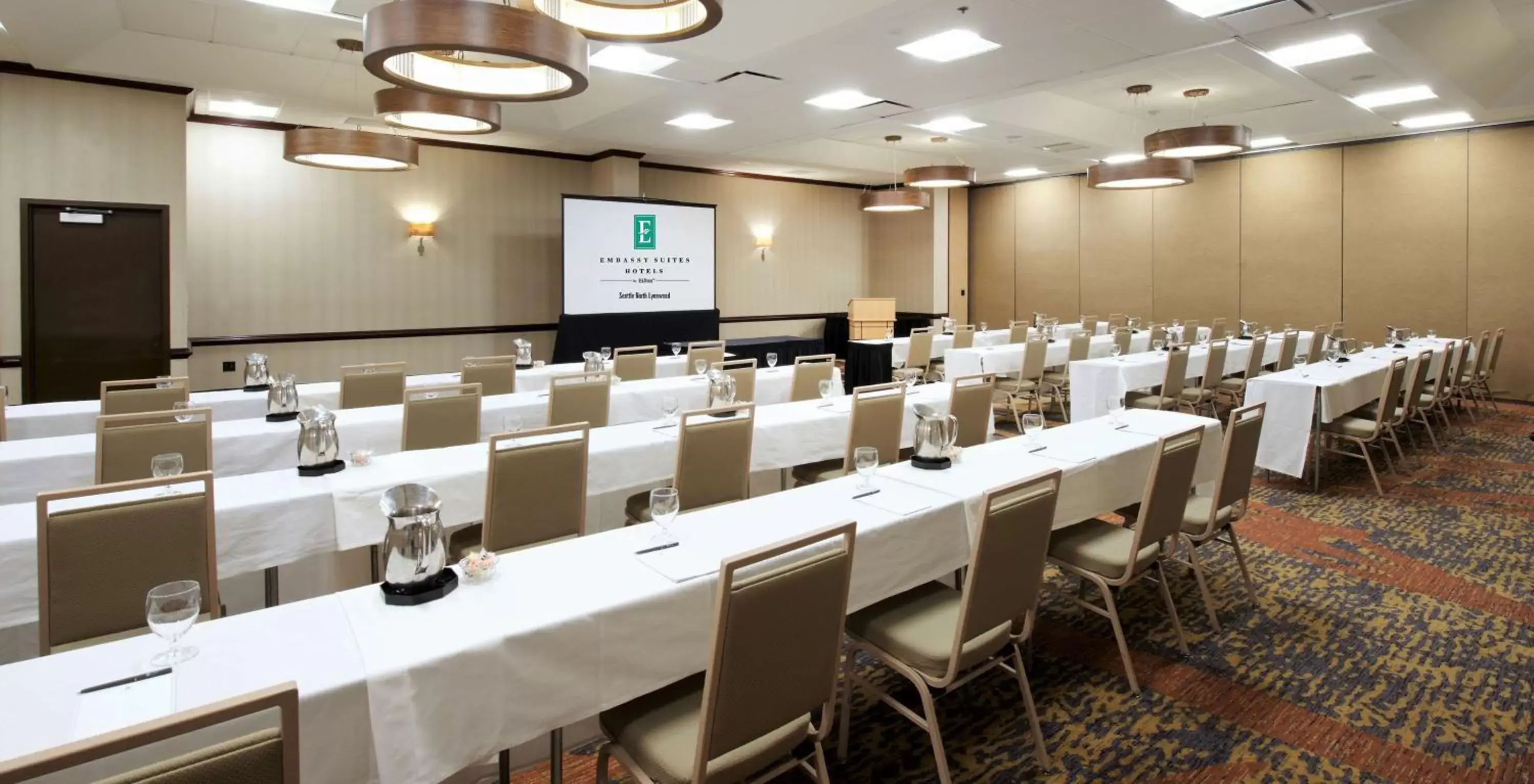 Meeting/conference room in Embassy Suites by Hilton Seattle North Lynnwood