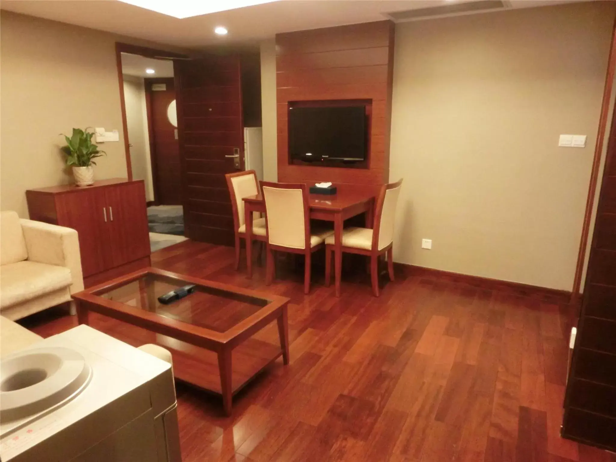 Photo of the whole room, TV/Entertainment Center in Ocean Hotel