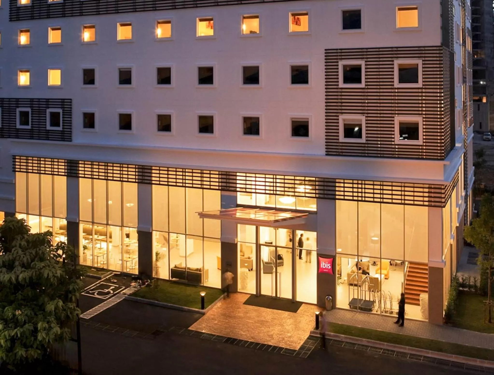 Facade/entrance in Ibis Pattaya