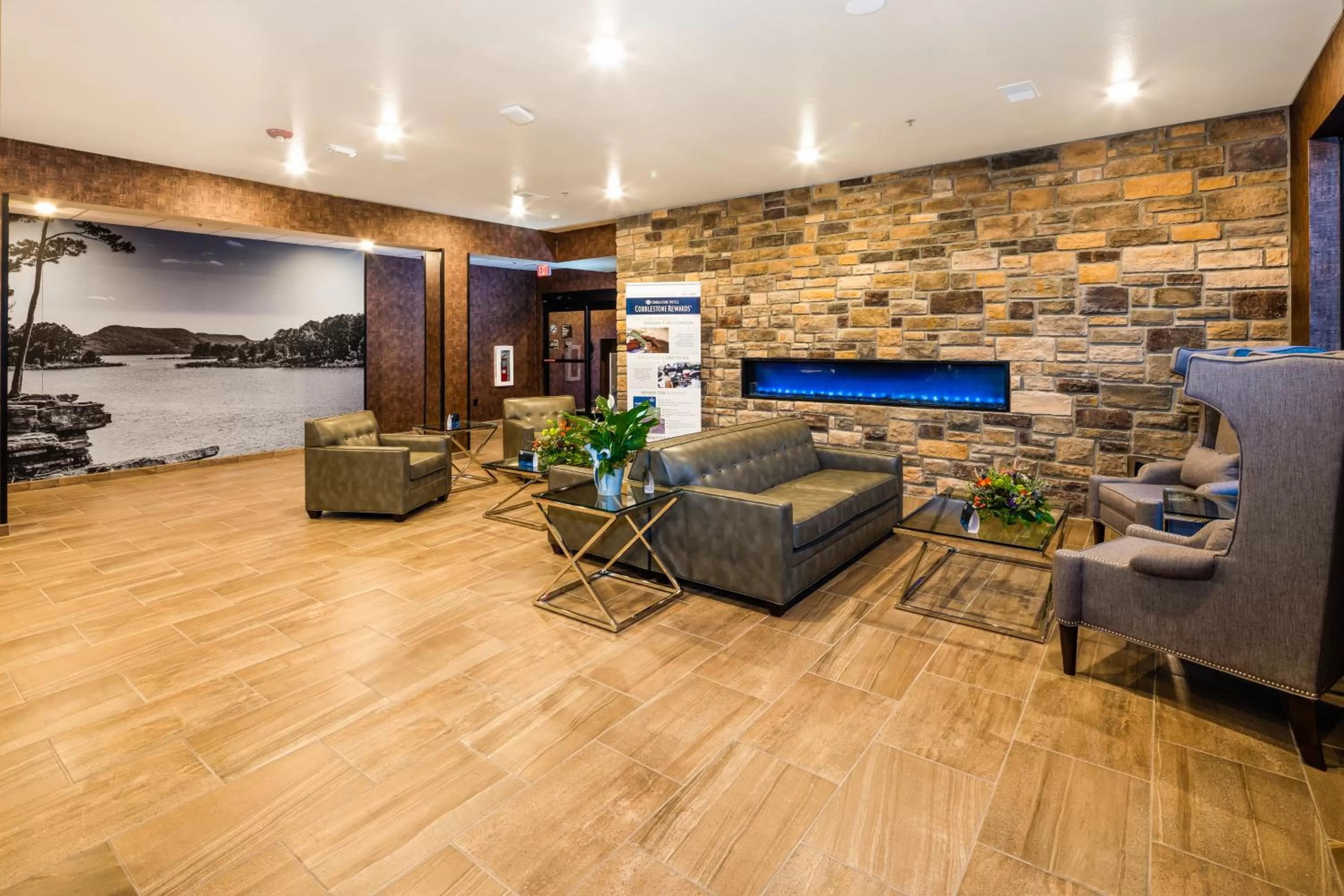 Lobby or reception in Cobblestone Inn & Suites Fairfield Bay