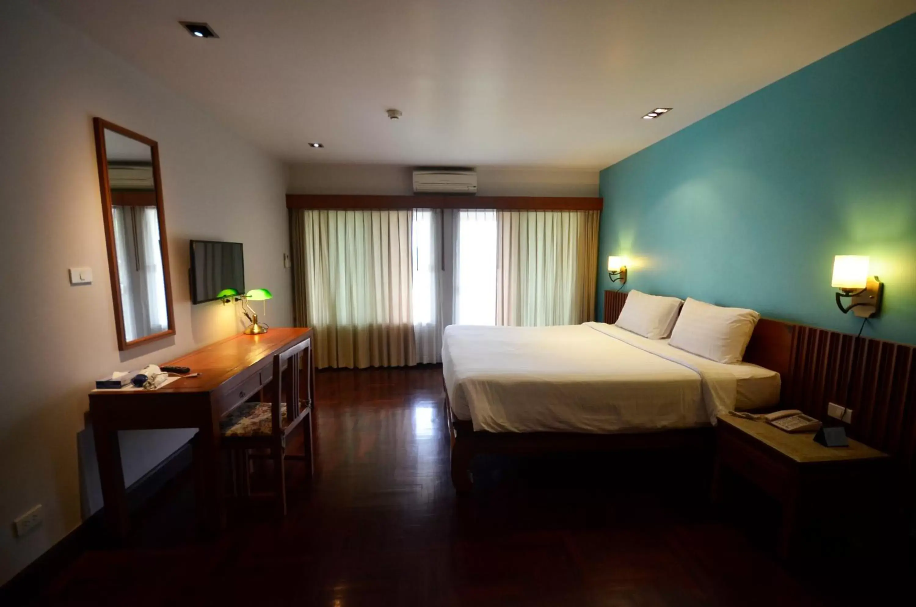 Photo of the whole room, Bed in Sakorn Residence and Hotel Photo of the whole room, Bed in Sakorn Residence and Hotel