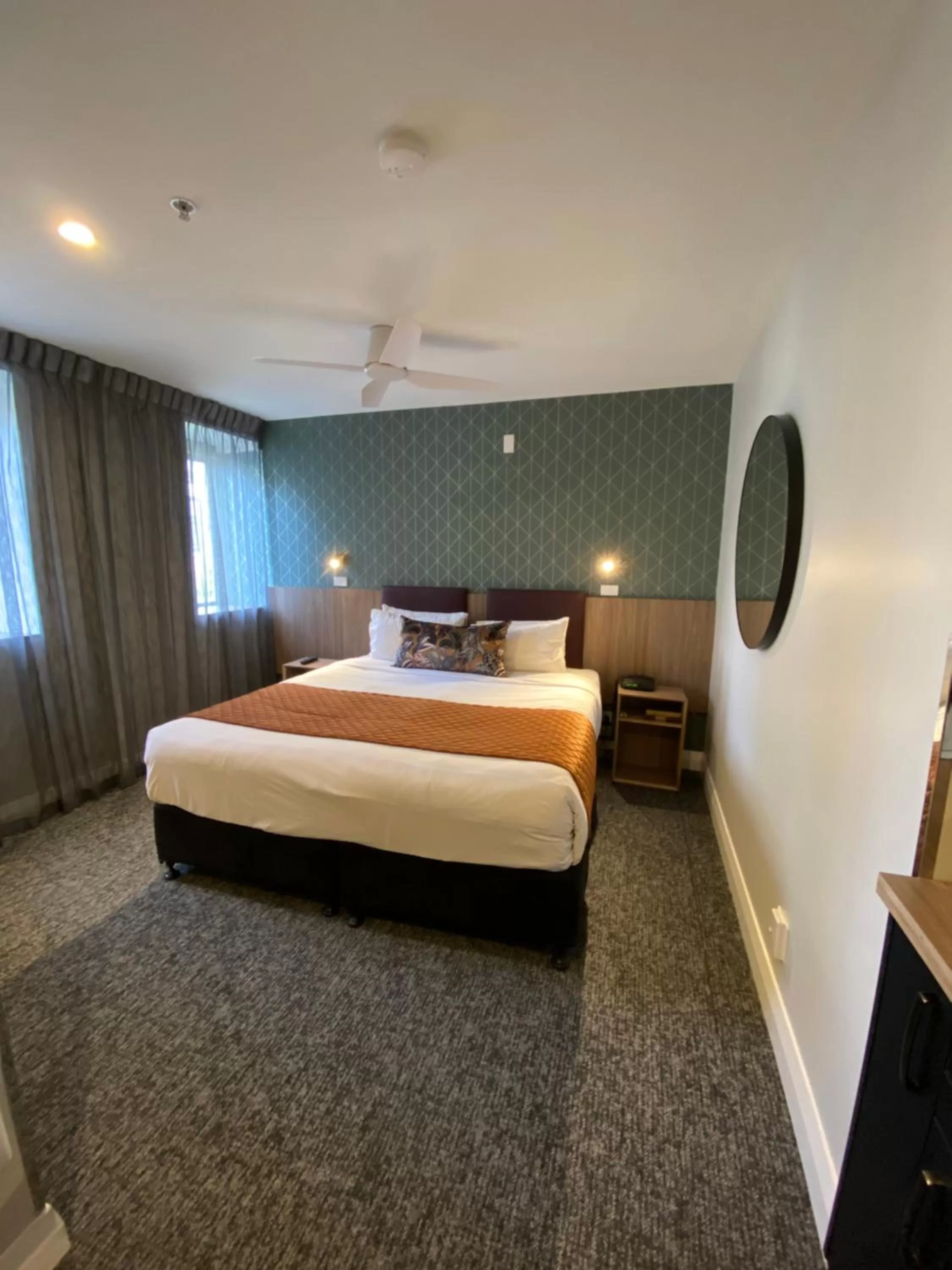 Bedroom, Bed in Trinity Hotel