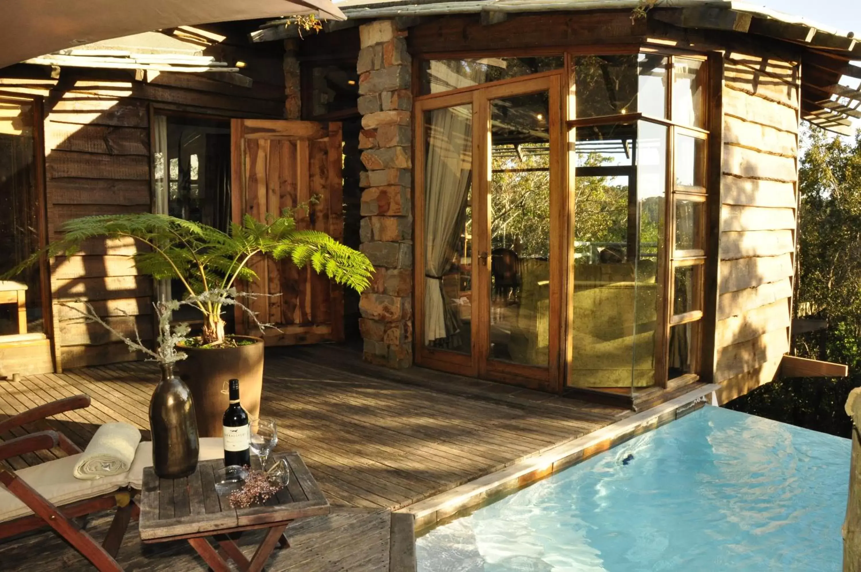 Balcony/Terrace, Swimming Pool in Tsala Treetop Lodge