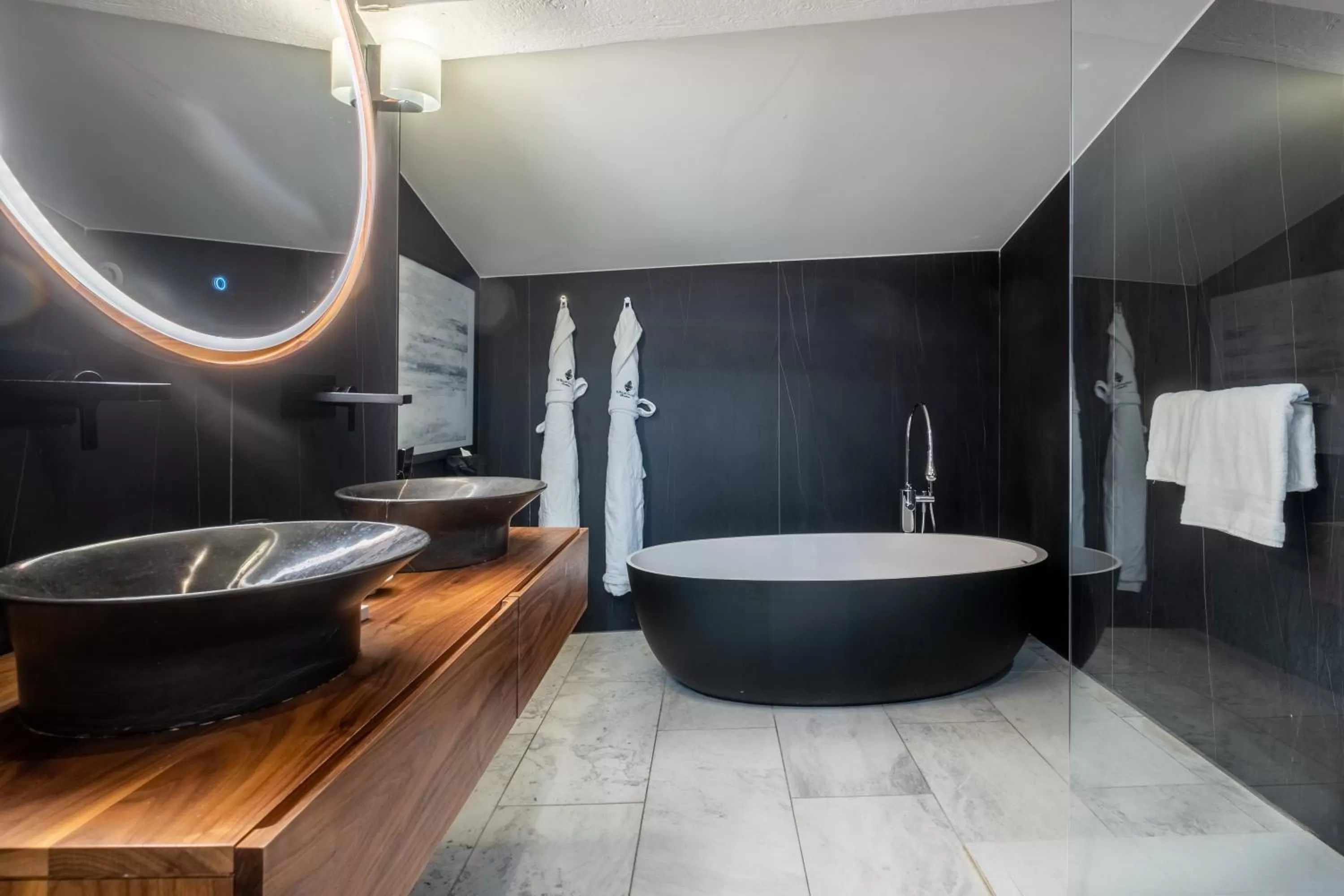 Bathroom in Le Palais Gallien Hôtel & Spa