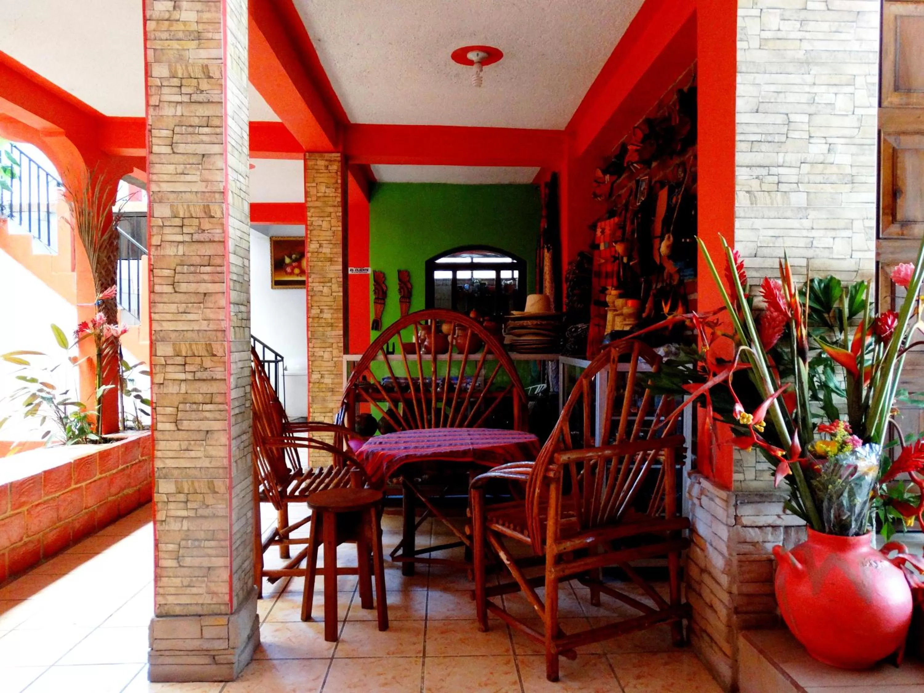 Hotel & Hostal Yaxkin Copan