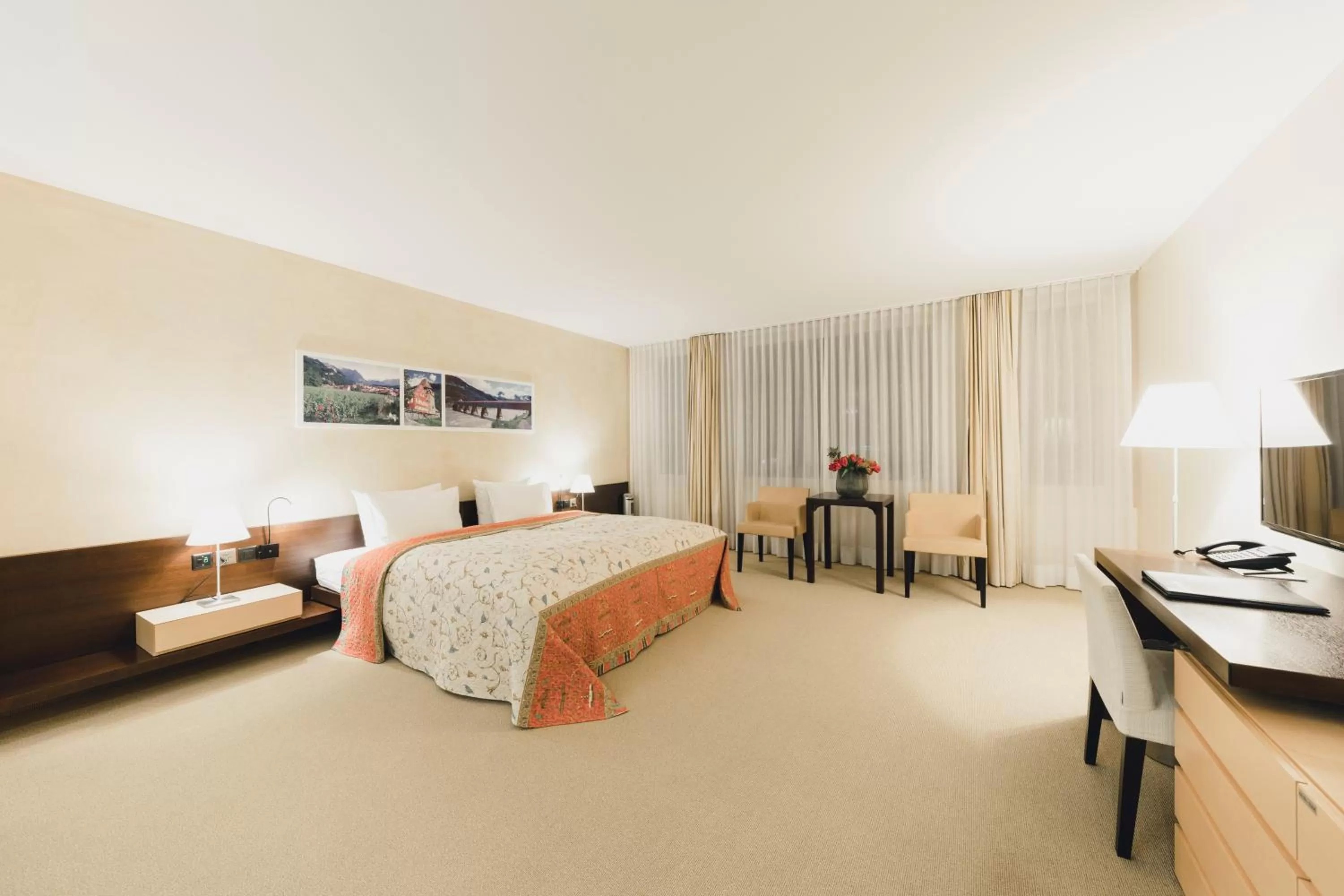 Photo of the whole room, Bed in Residence Hotel