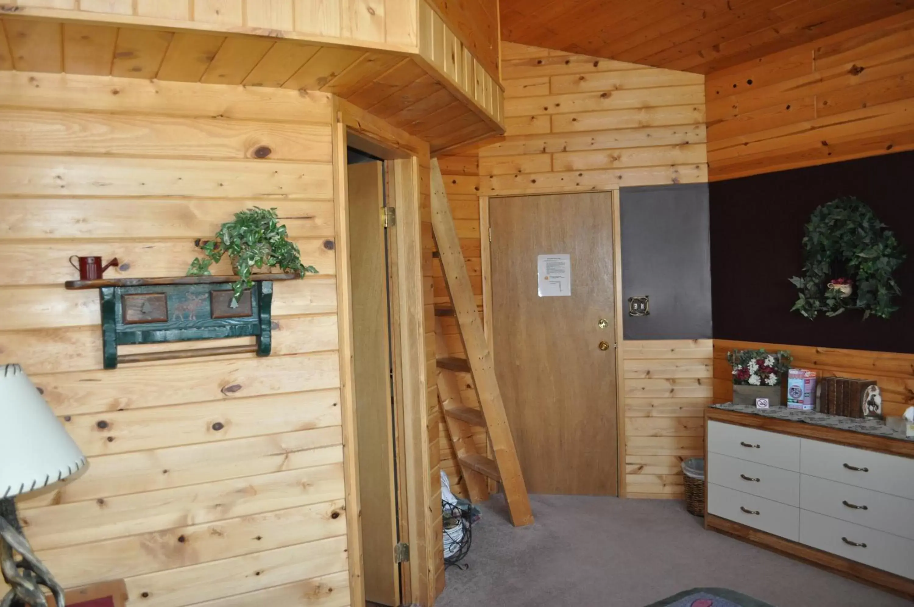 Bedroom in Rocky Ridge Country Lodge