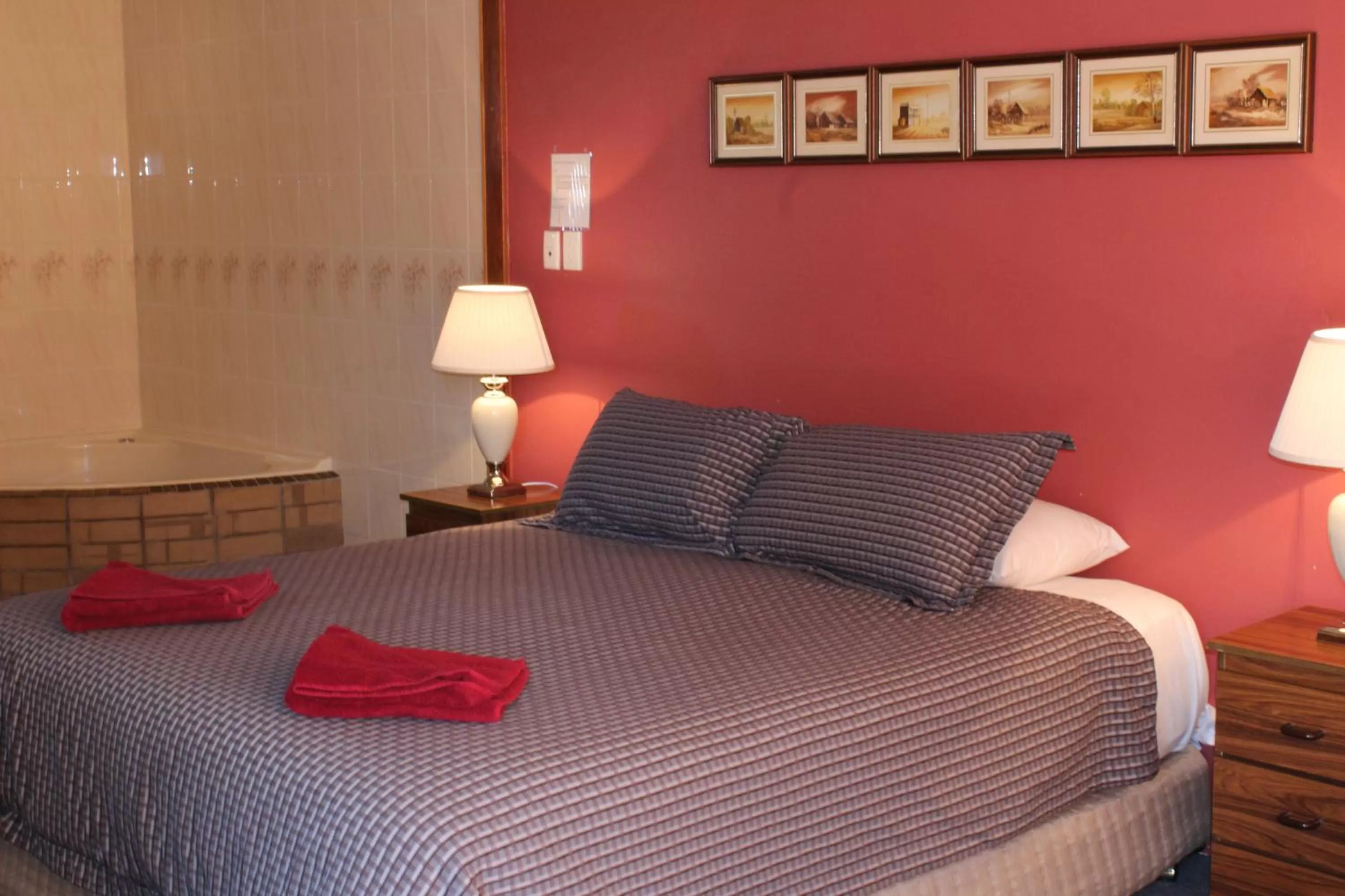 Bed in Motel Mount Gambier