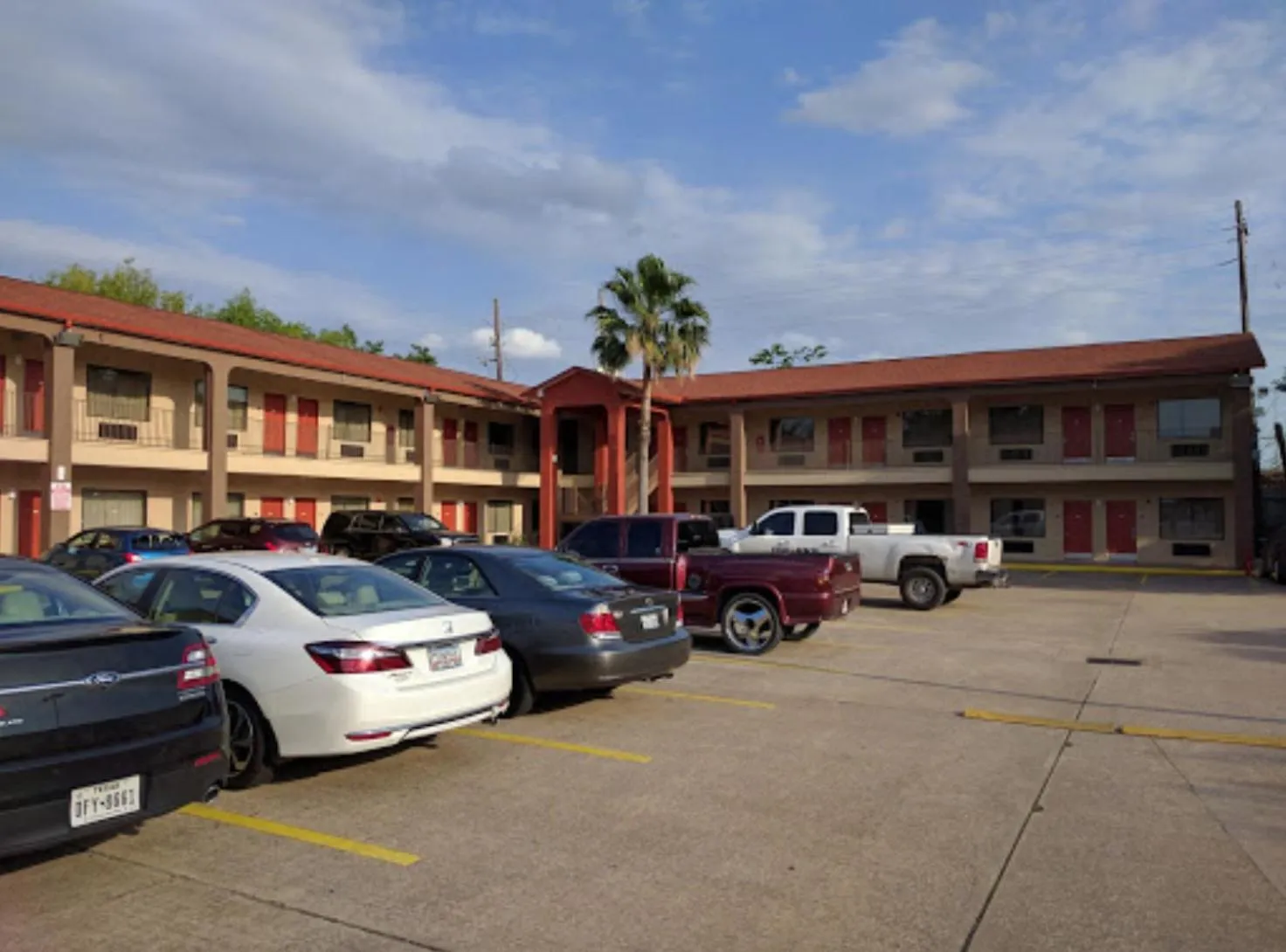 Parking in Grand Villa Inn Galleria