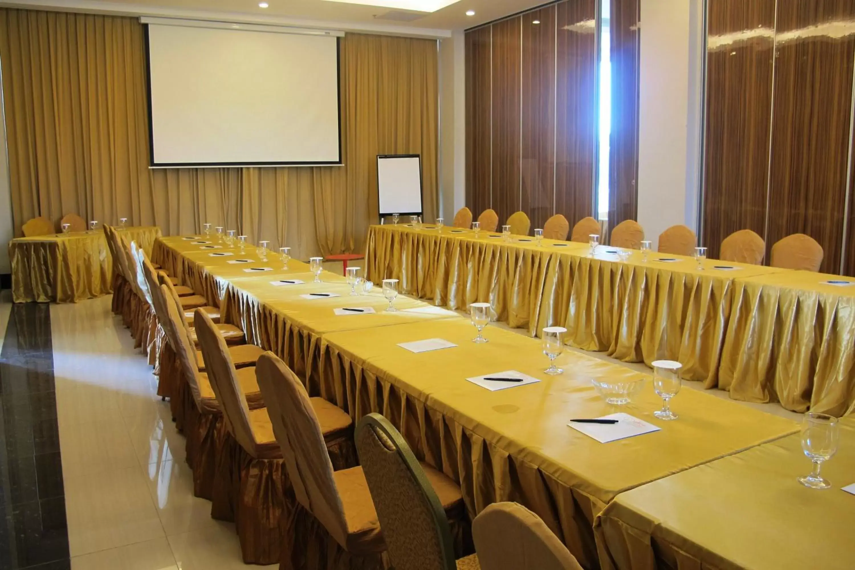 Banquet/Function facilities, Business Area/Conference Room in The Sahira Hotel Syariah