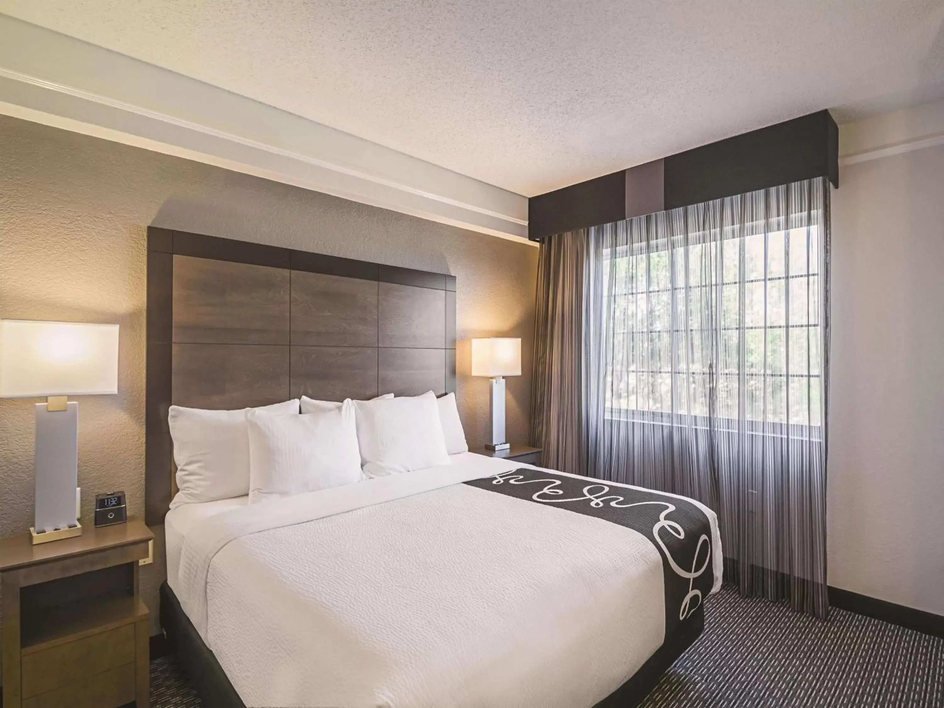 Photo of the whole room, Bed in La Quinta by Wyndham Austin at The Domain