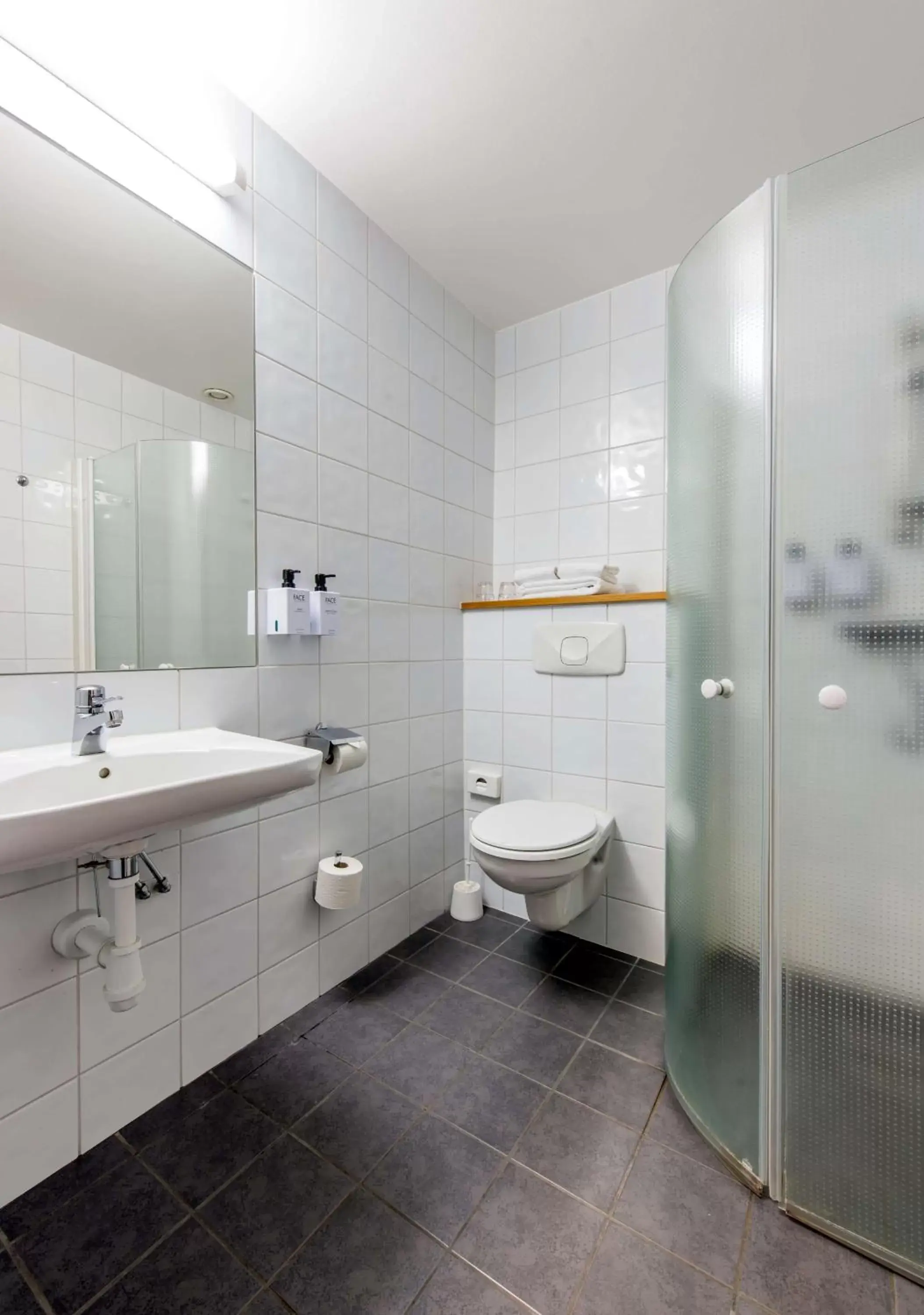 Bathroom in Scandic Portalen