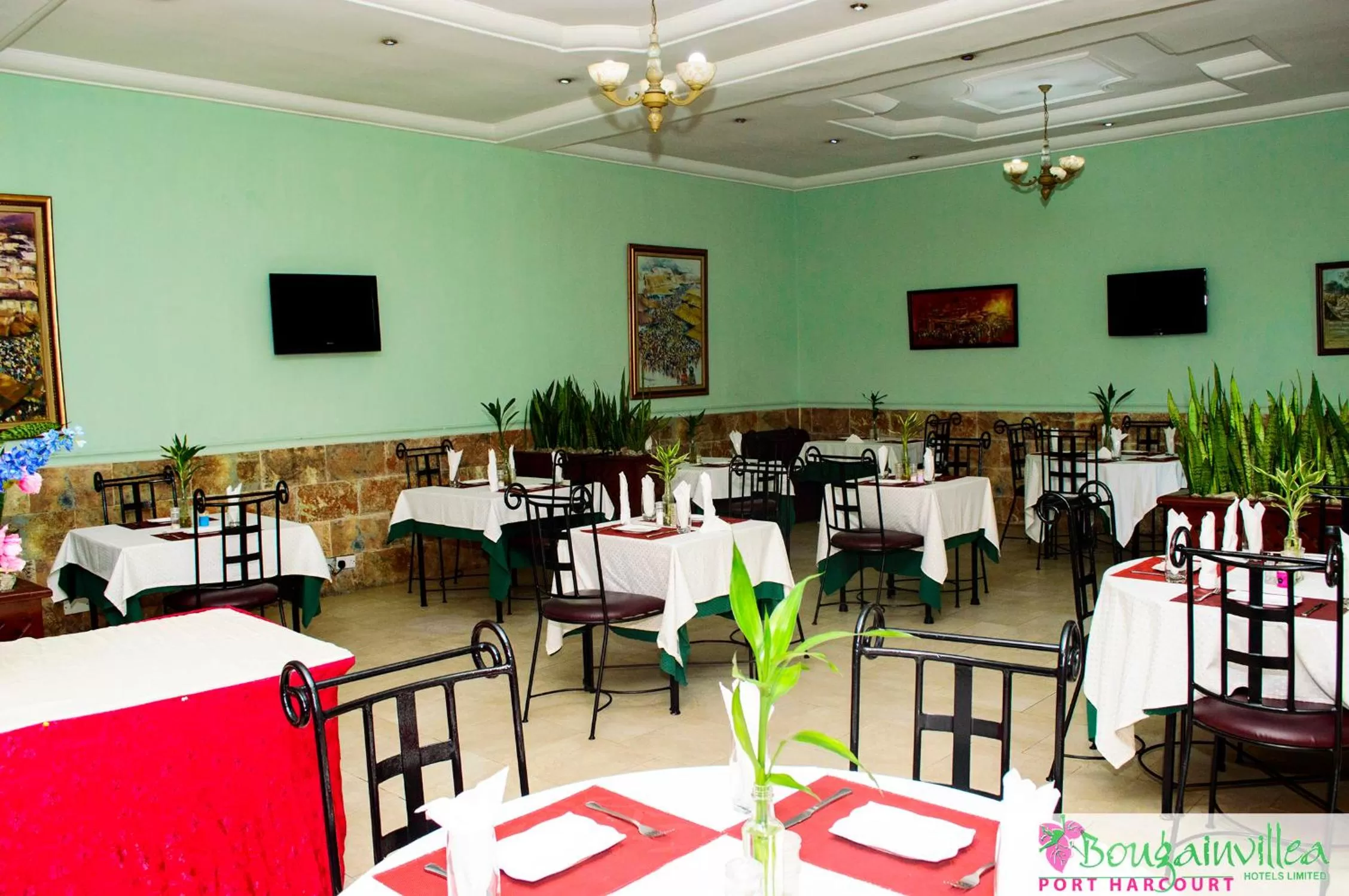 Restaurant/Places to Eat in Bougainvillea Hotels