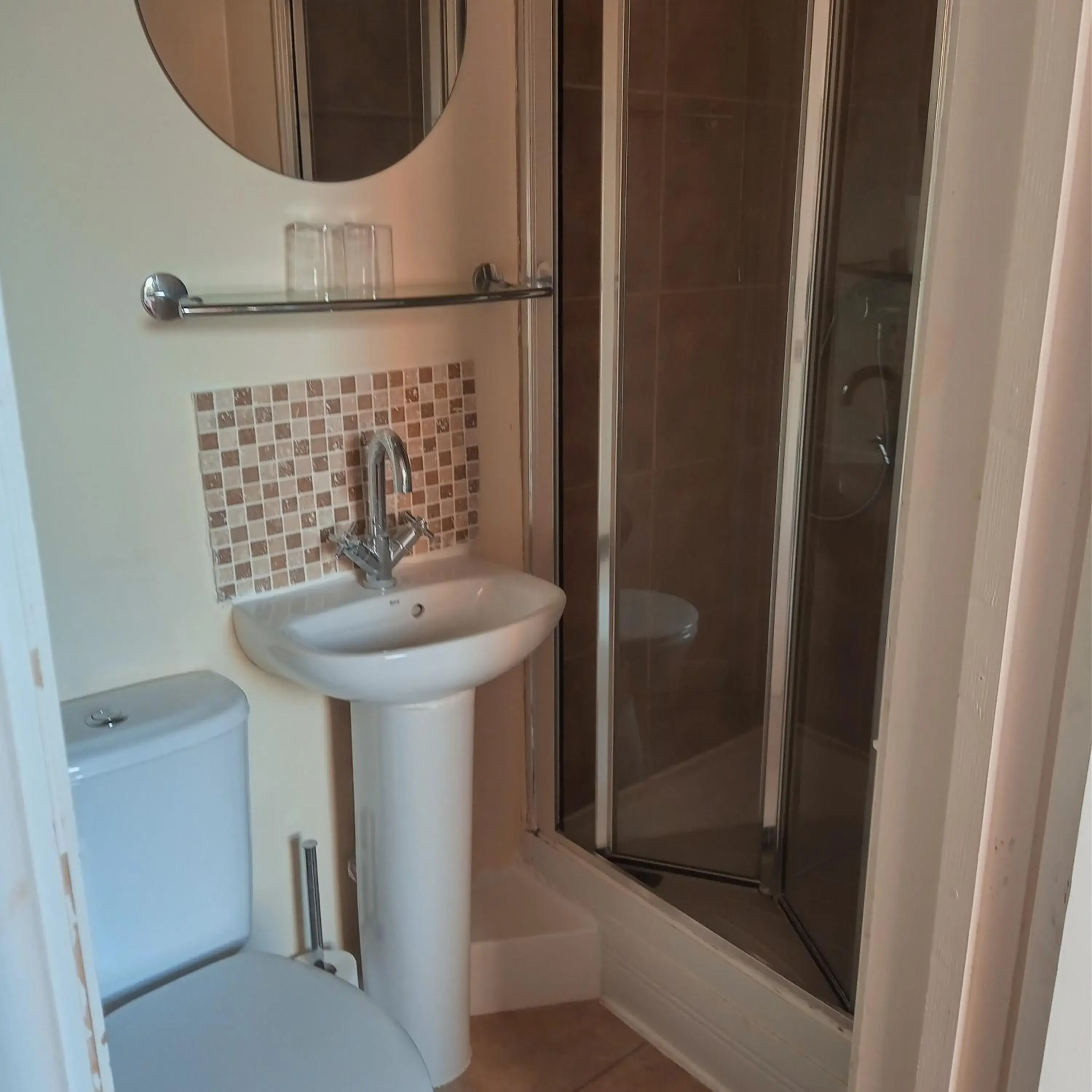 Shower, Bathroom in The Wilton Weymouth