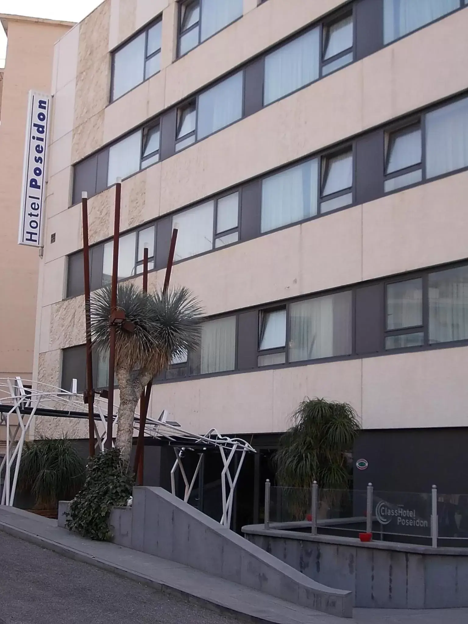 Facade/entrance in Hotel Poseidon Facade/entrance in Hotel Poseidon
