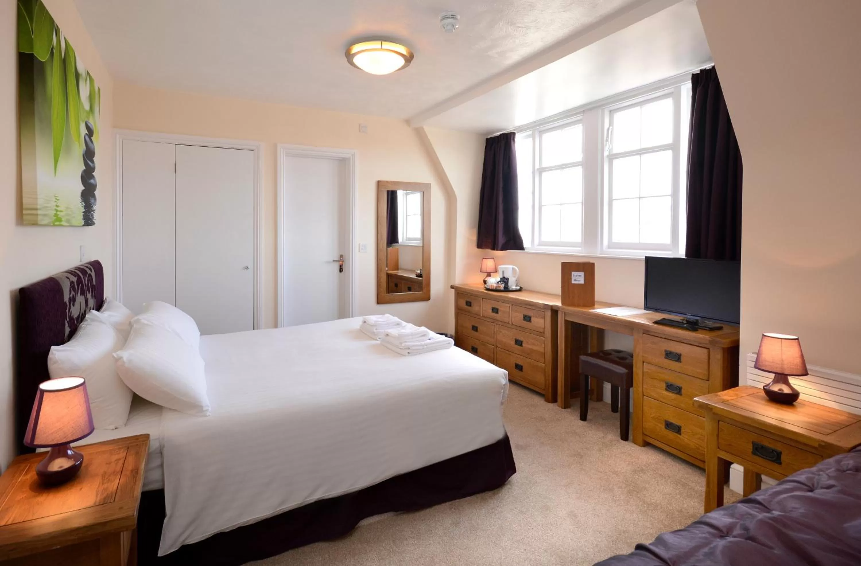 Day, Bed in Stones Hotel and Bar