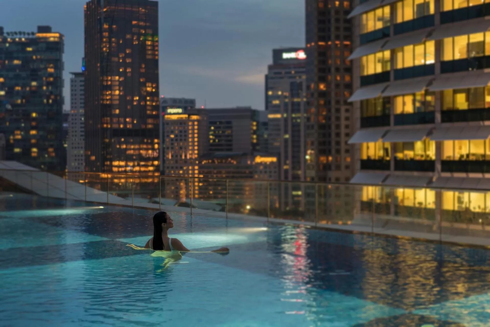 Swimming pool in Four Seasons Hotel Kuala Lumpur
