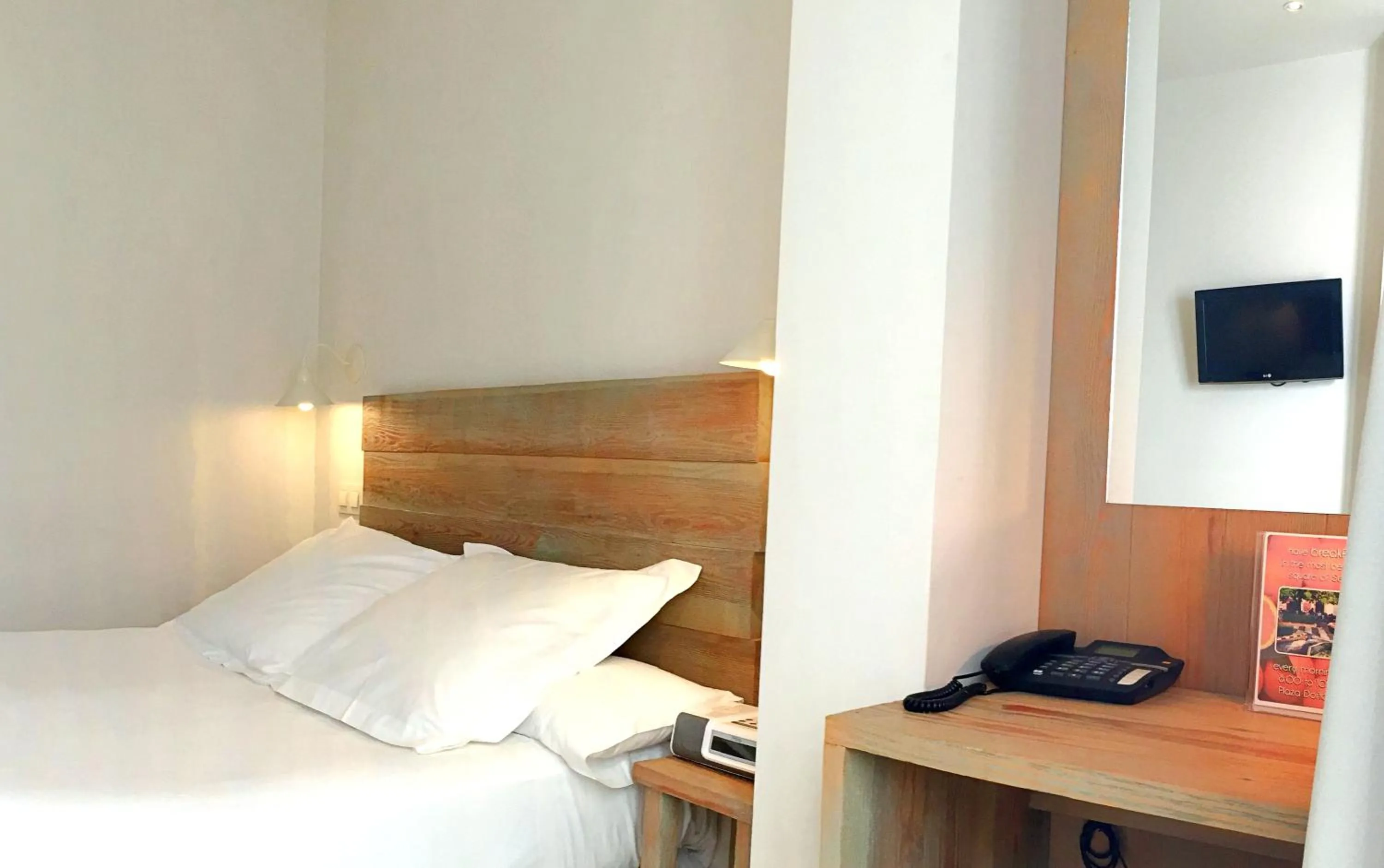 Decorative detail, Bed in Hotel Boutique Elvira Plaza