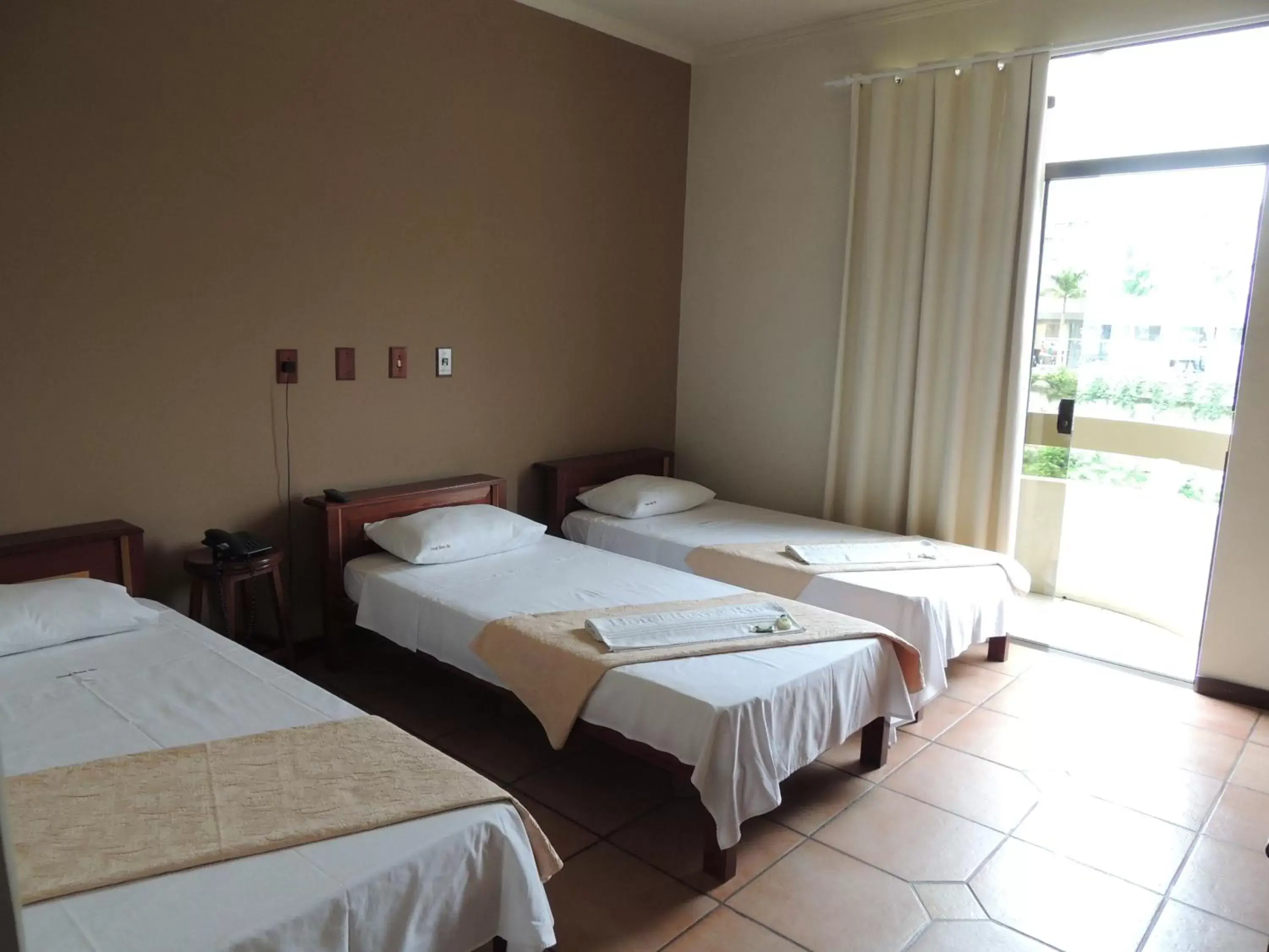 Standard Triple Room in Hotel Beira Rio Standard Triple Room in Hotel Beira Rio