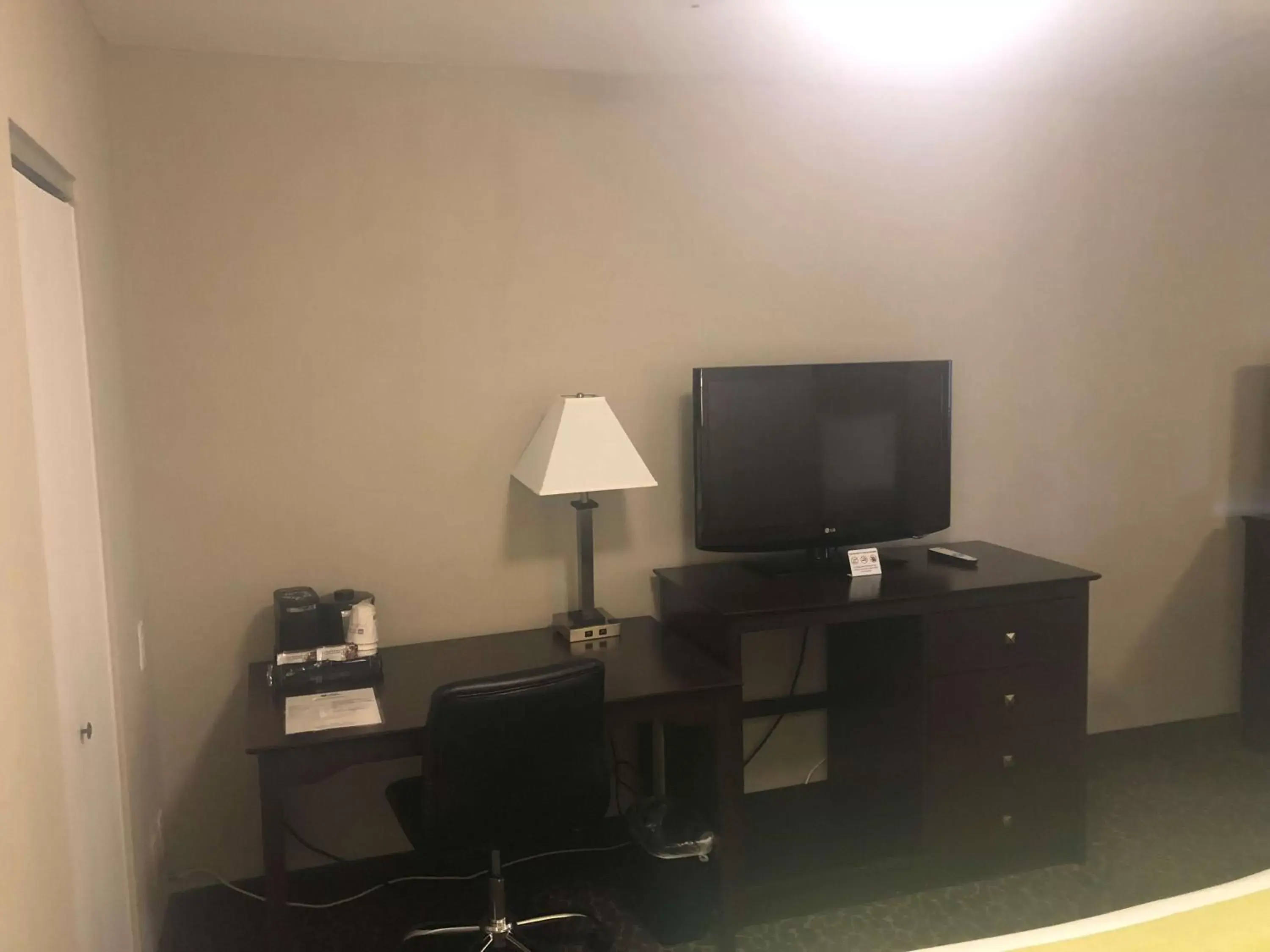 Photo of the whole room, TV/Entertainment Center in Best Western Fort Lee