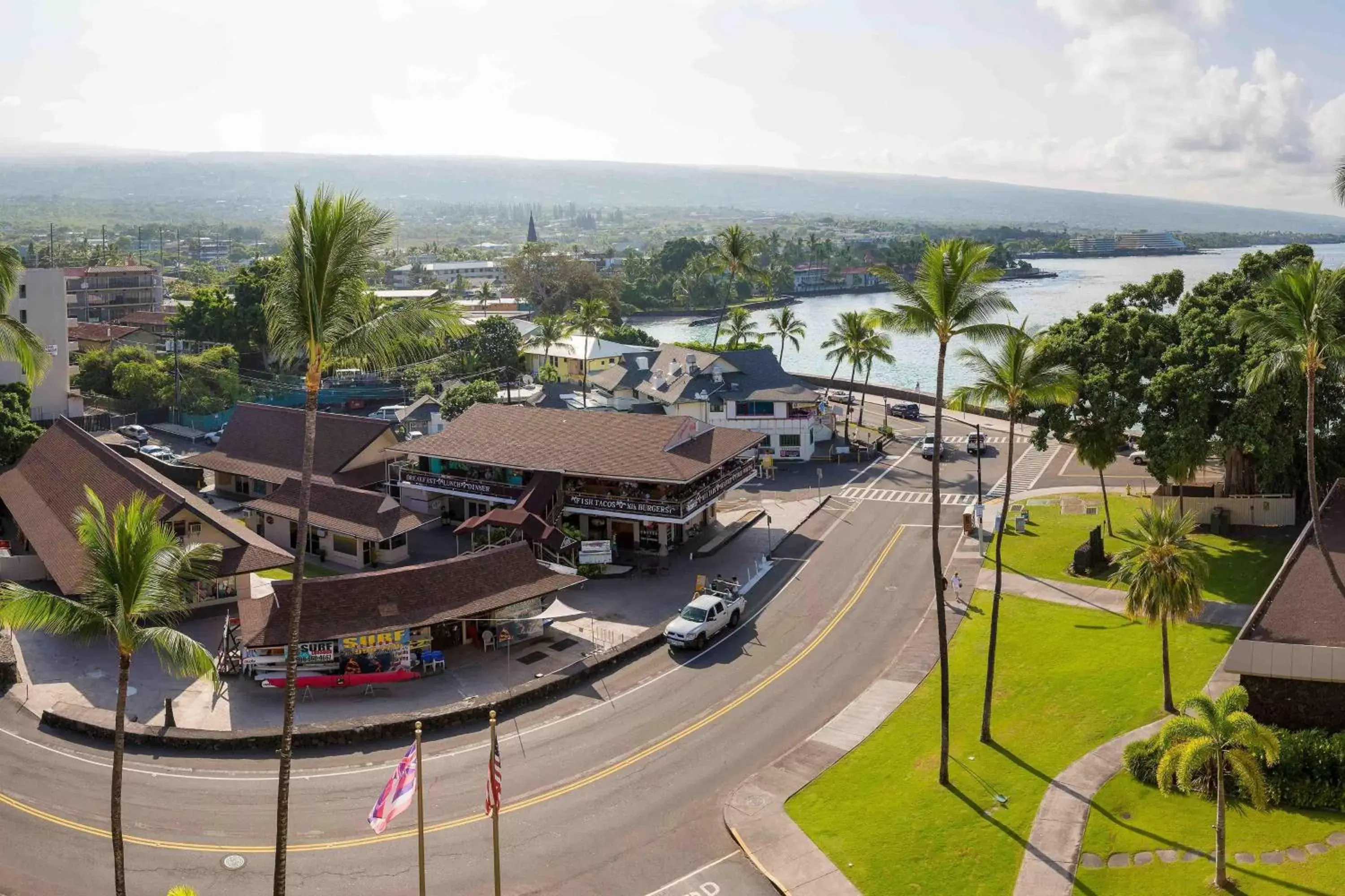 Property building, Bird's-eye View in Courtyard by Marriott King Kamehameha's Kona Beach Hotel