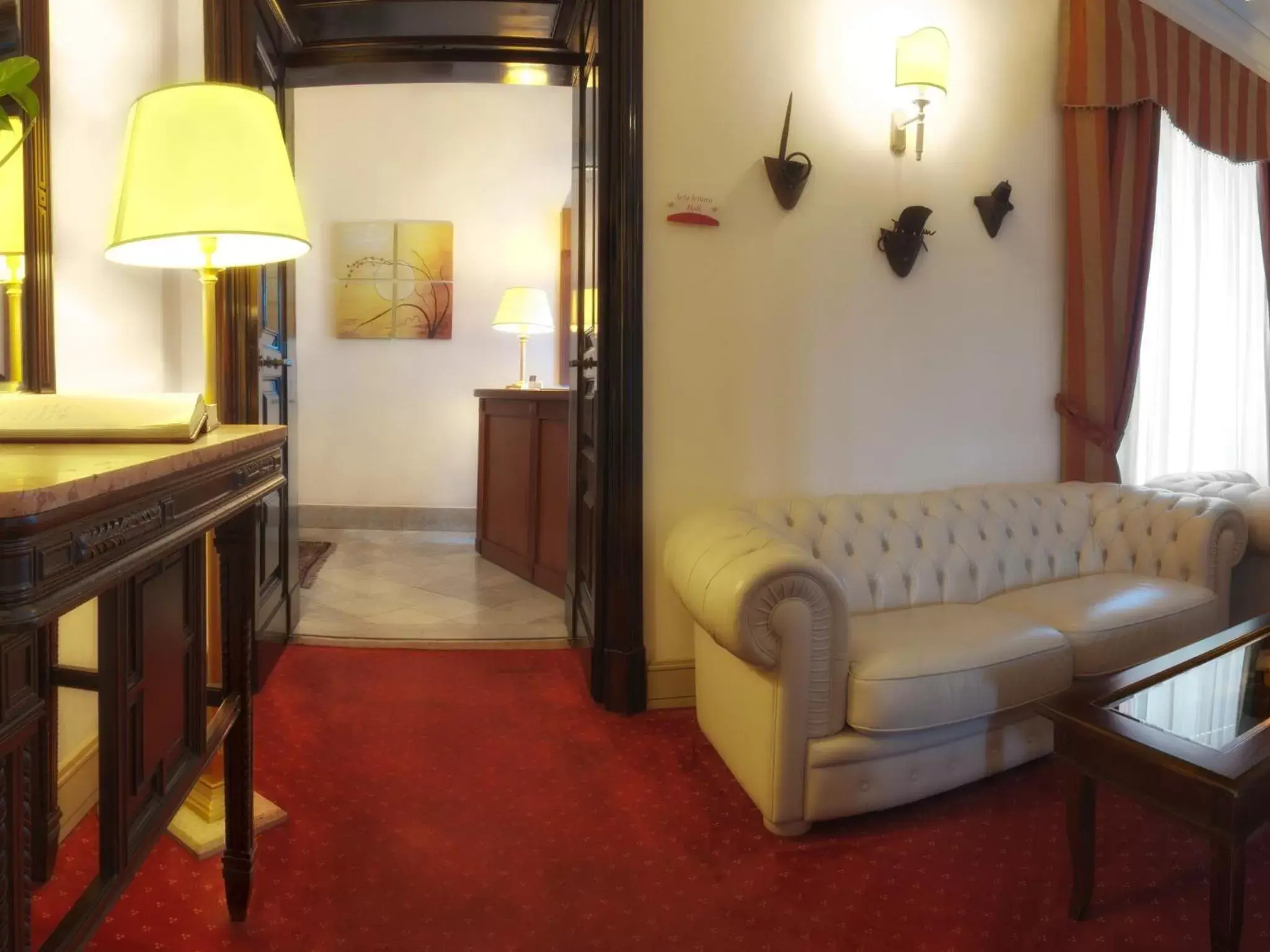 Lounge or bar, Seating Area in Hotel Manganelli Palace