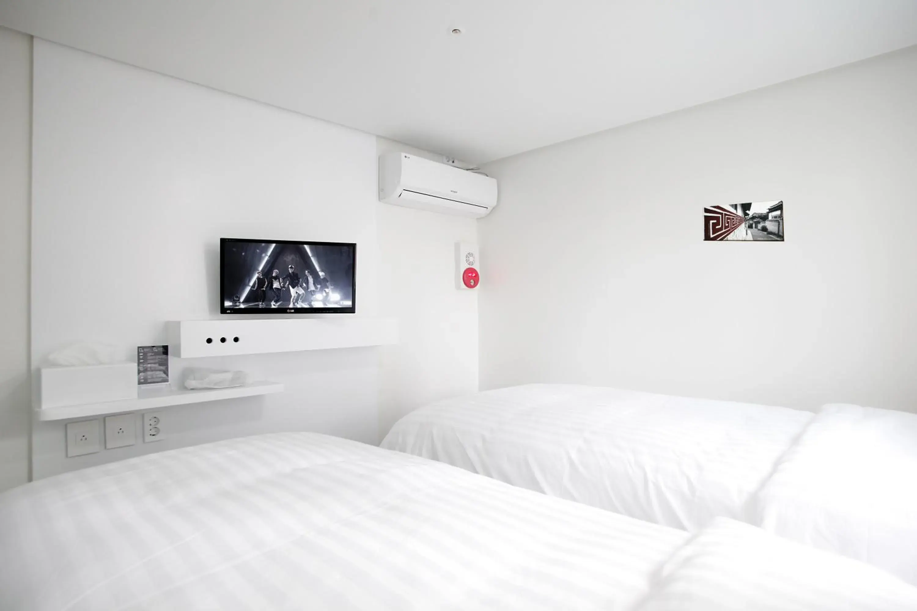 Twin Room with Balcony in K Pop Hotel Seoul Tower