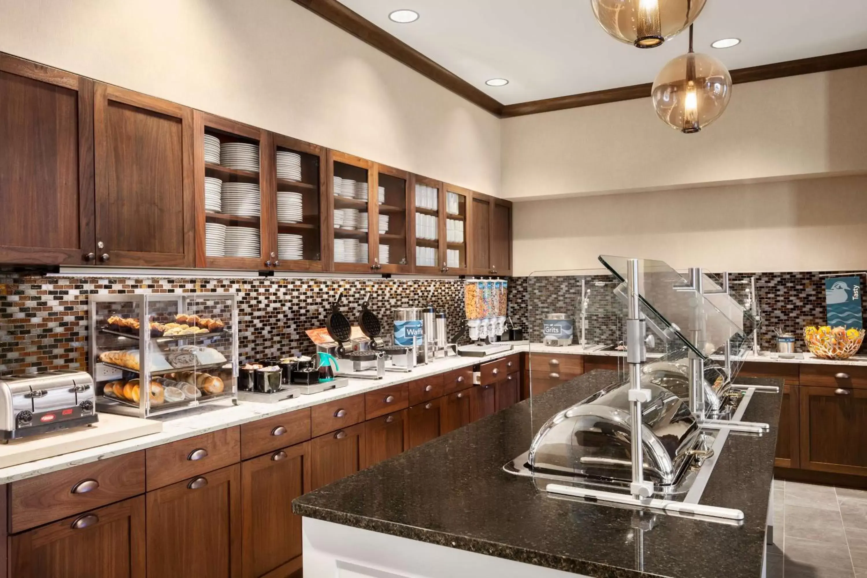 Breakfast, Kitchen/Kitchenette in Homewood Suites By Hilton Charlotte Southpark