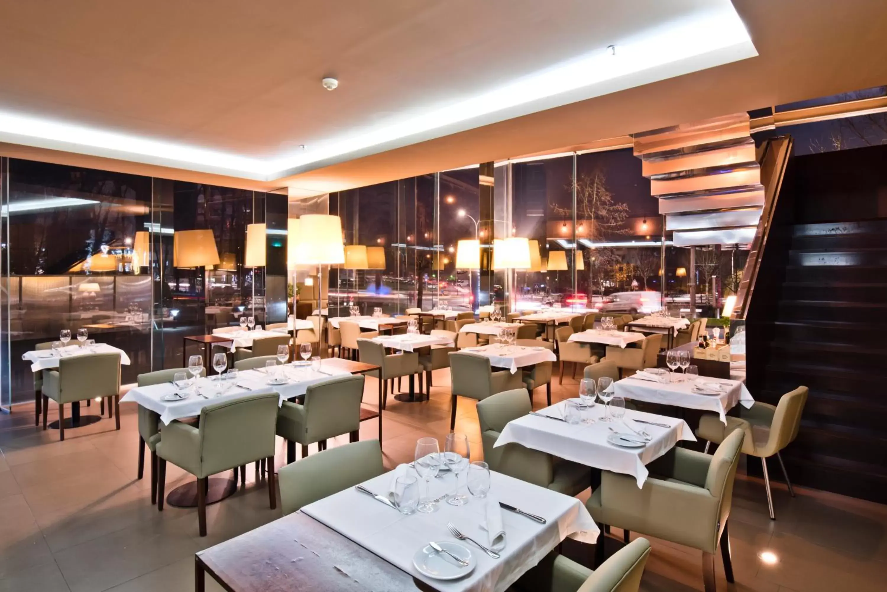 Restaurant/Places to Eat in Golden Tulip São João da Madeira Hotel
