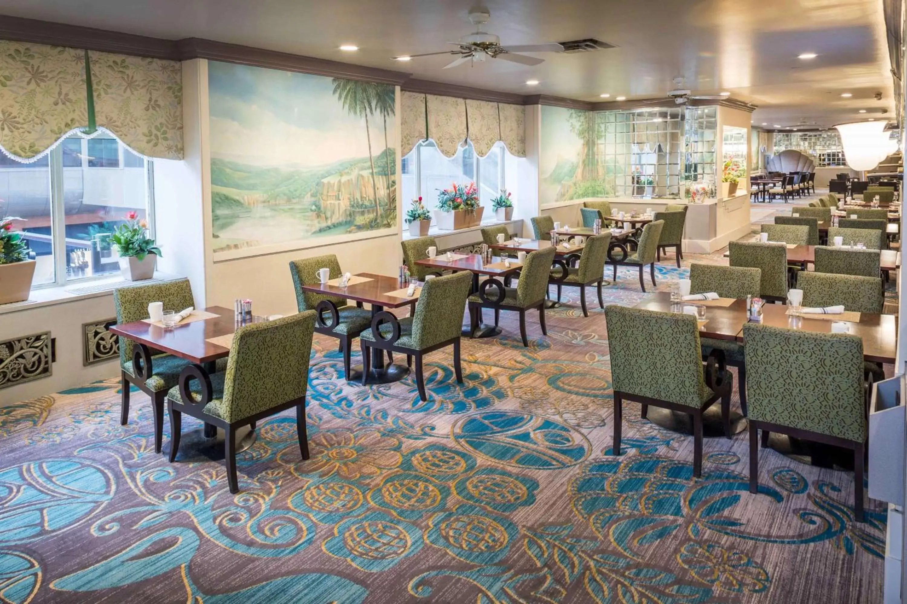 Dining area, Restaurant/Places to Eat in Hilton Cincinnati Netherland Plaza