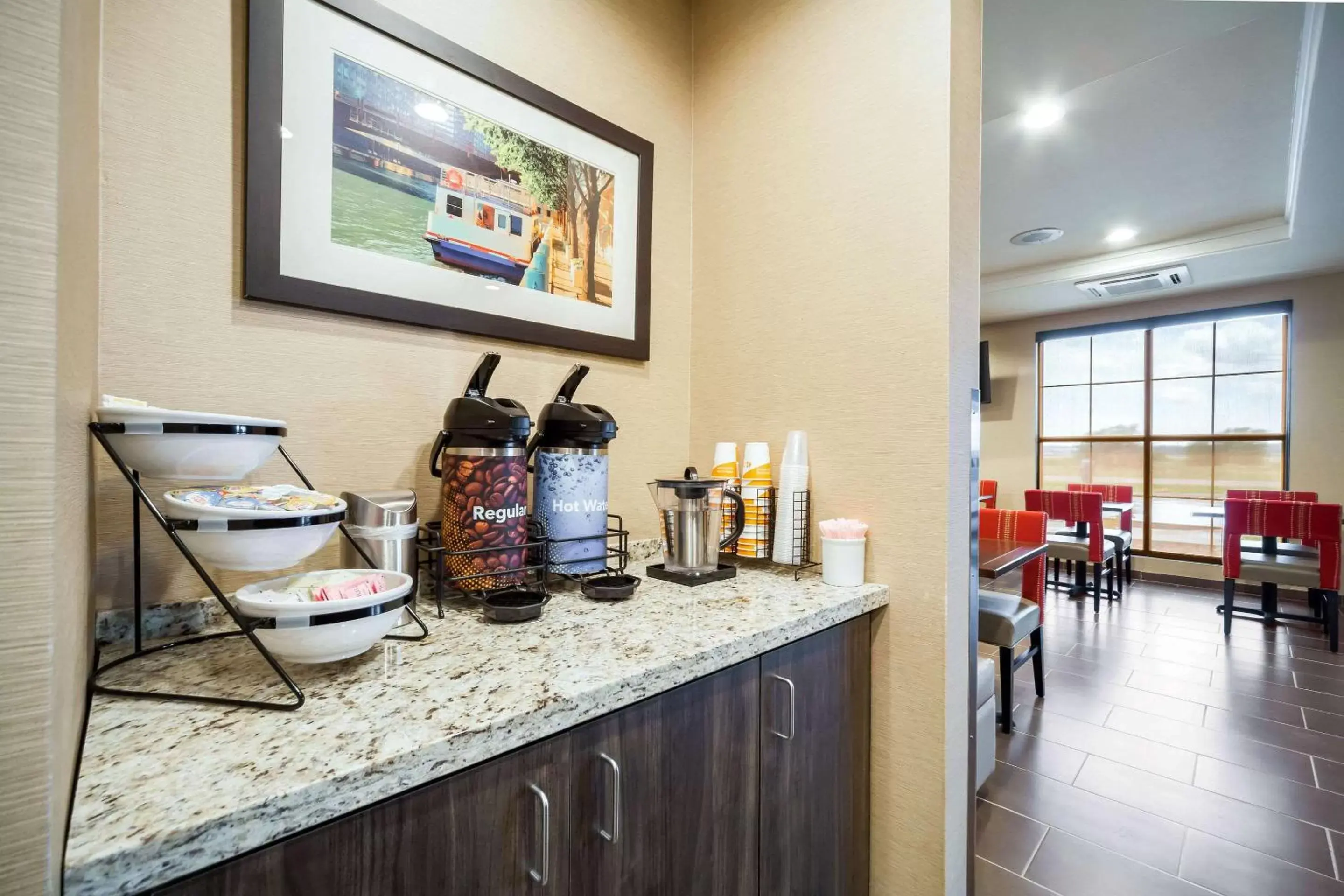 Lobby or reception, Restaurant/Places to Eat in Comfort Inn & Suites North Platte I-80