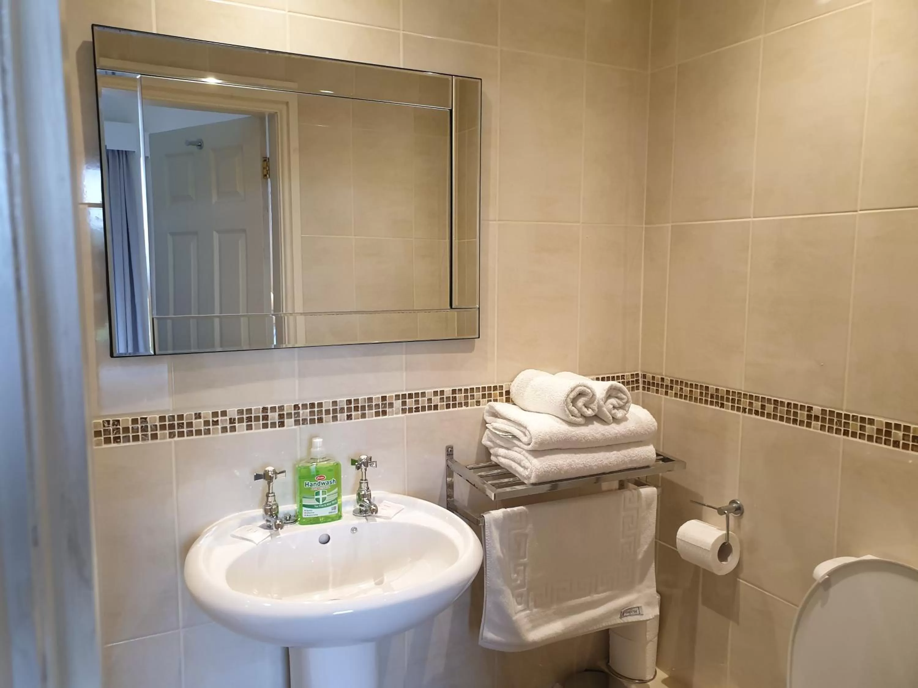 Bathroom in New Inn Appletreewick