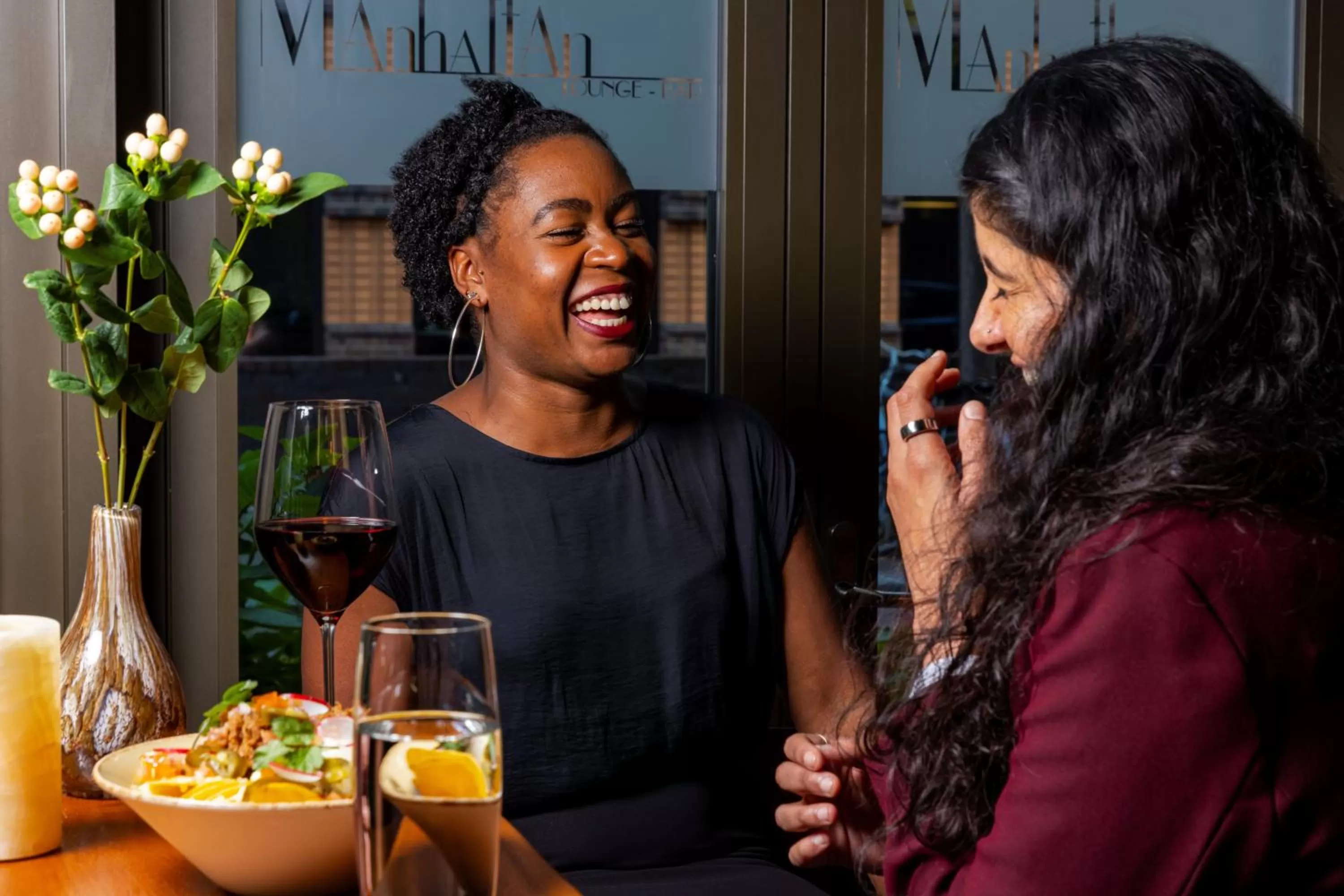 Lounge or bar in Crowne Plaza Amsterdam - South by IHG