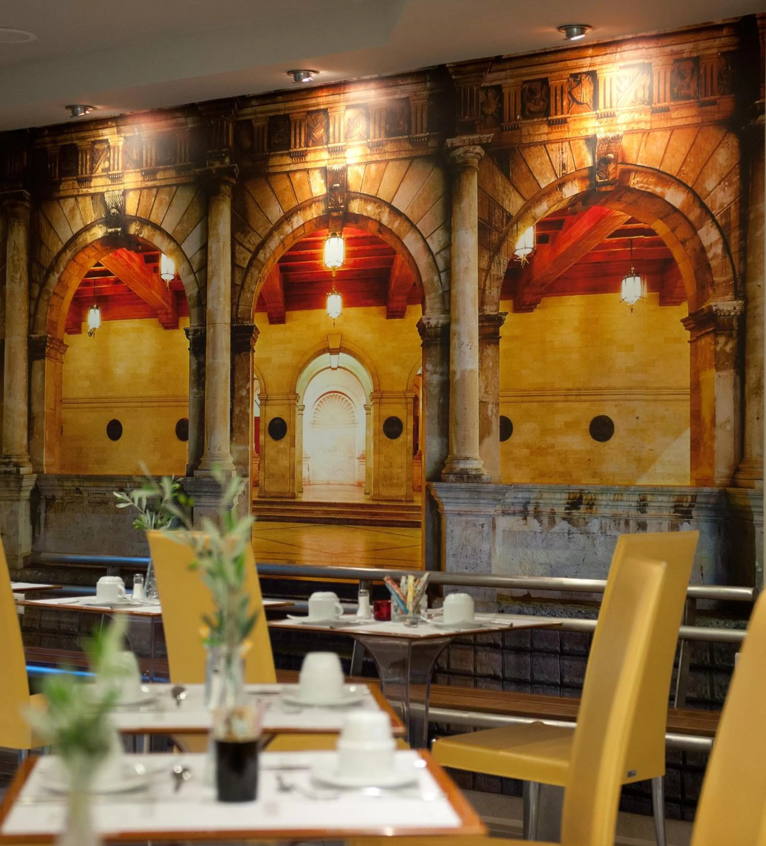 Restaurant/places to eat in Kastro Hotel